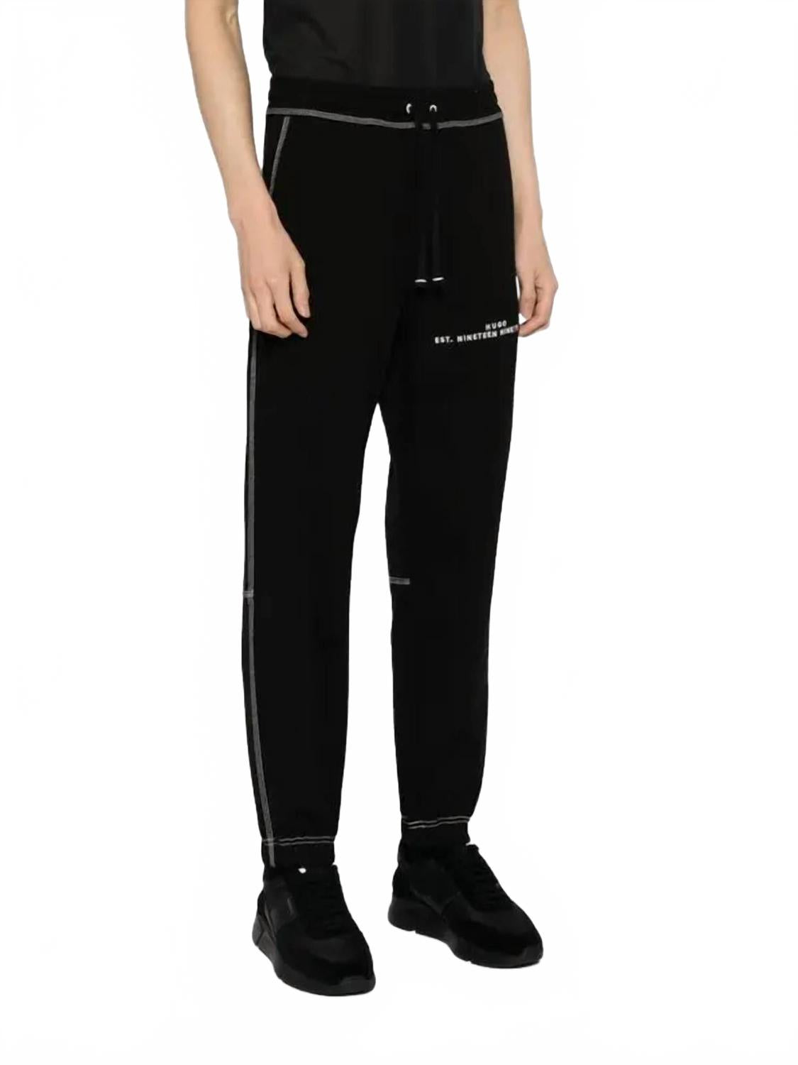 Pantalón deportivo color negro