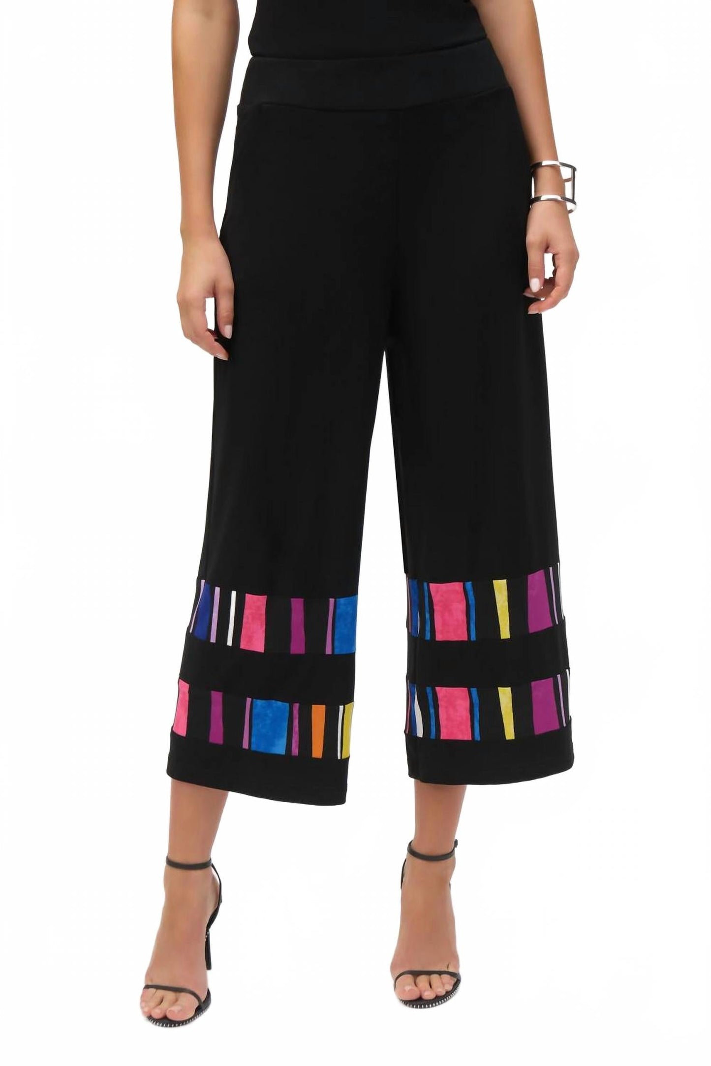 Pantalón a rayas color negro