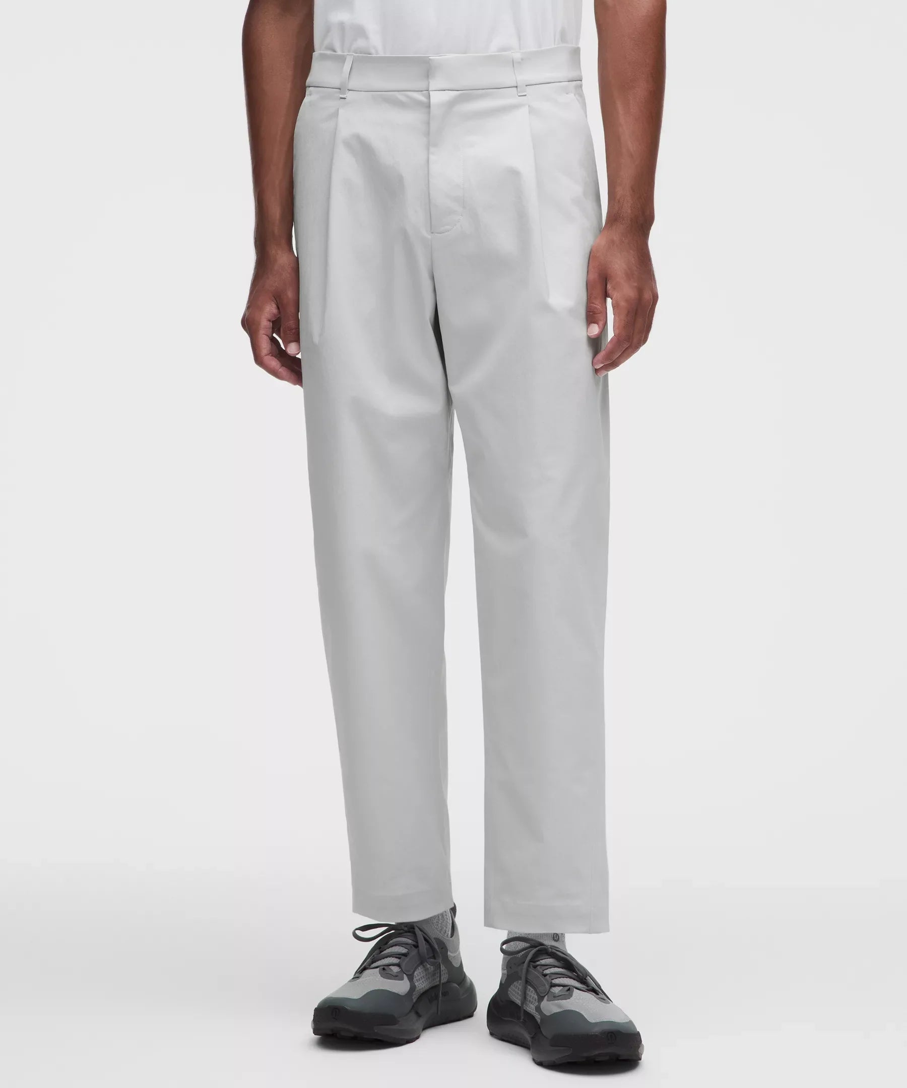 Pantalón con pliegues