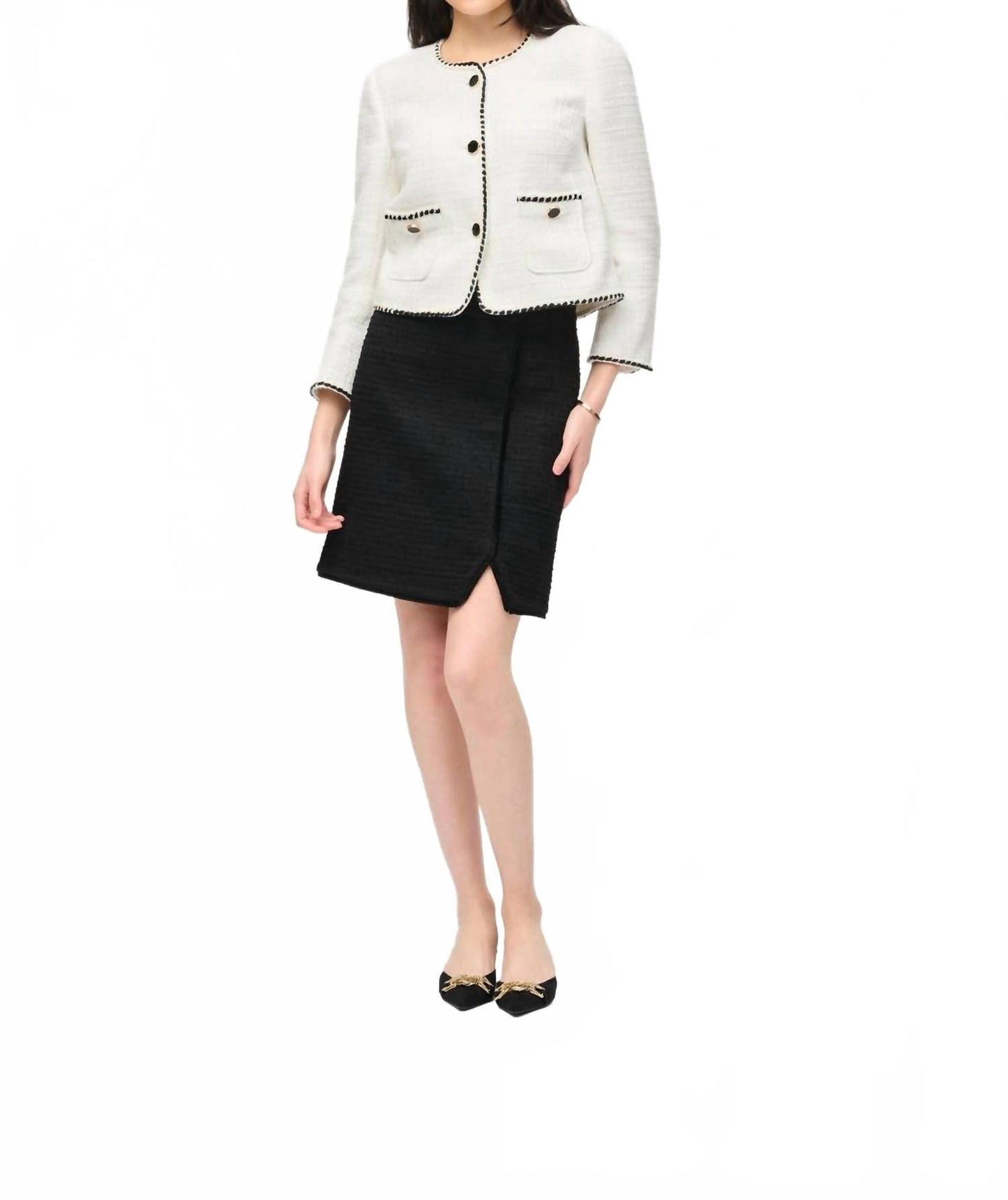 Chaqueta color negro y blanco