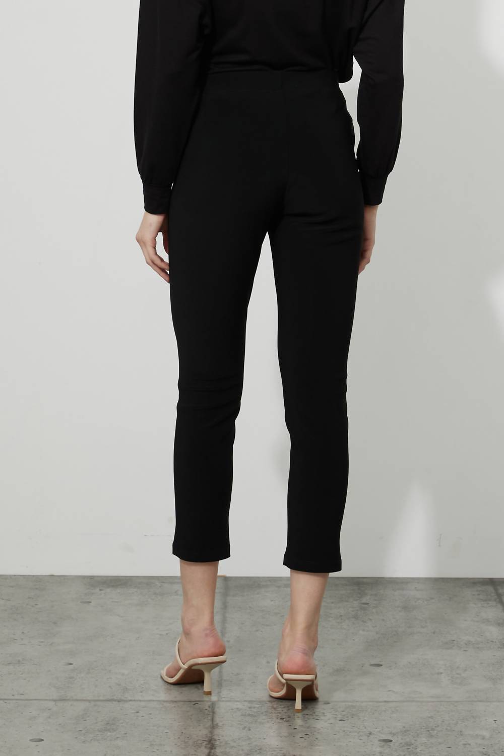 Pantalón color negro