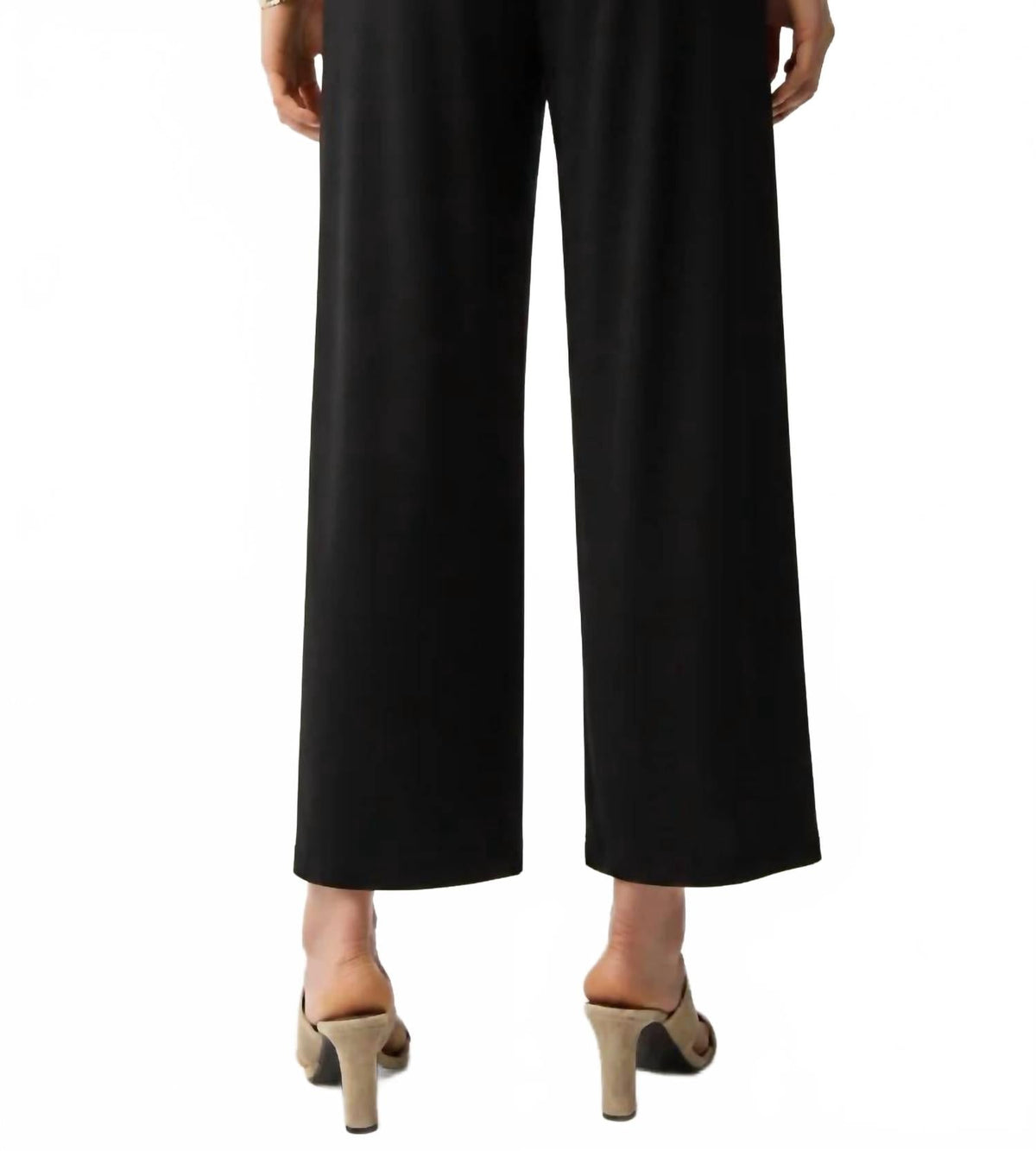 Pantalón de pierna ancha color negro