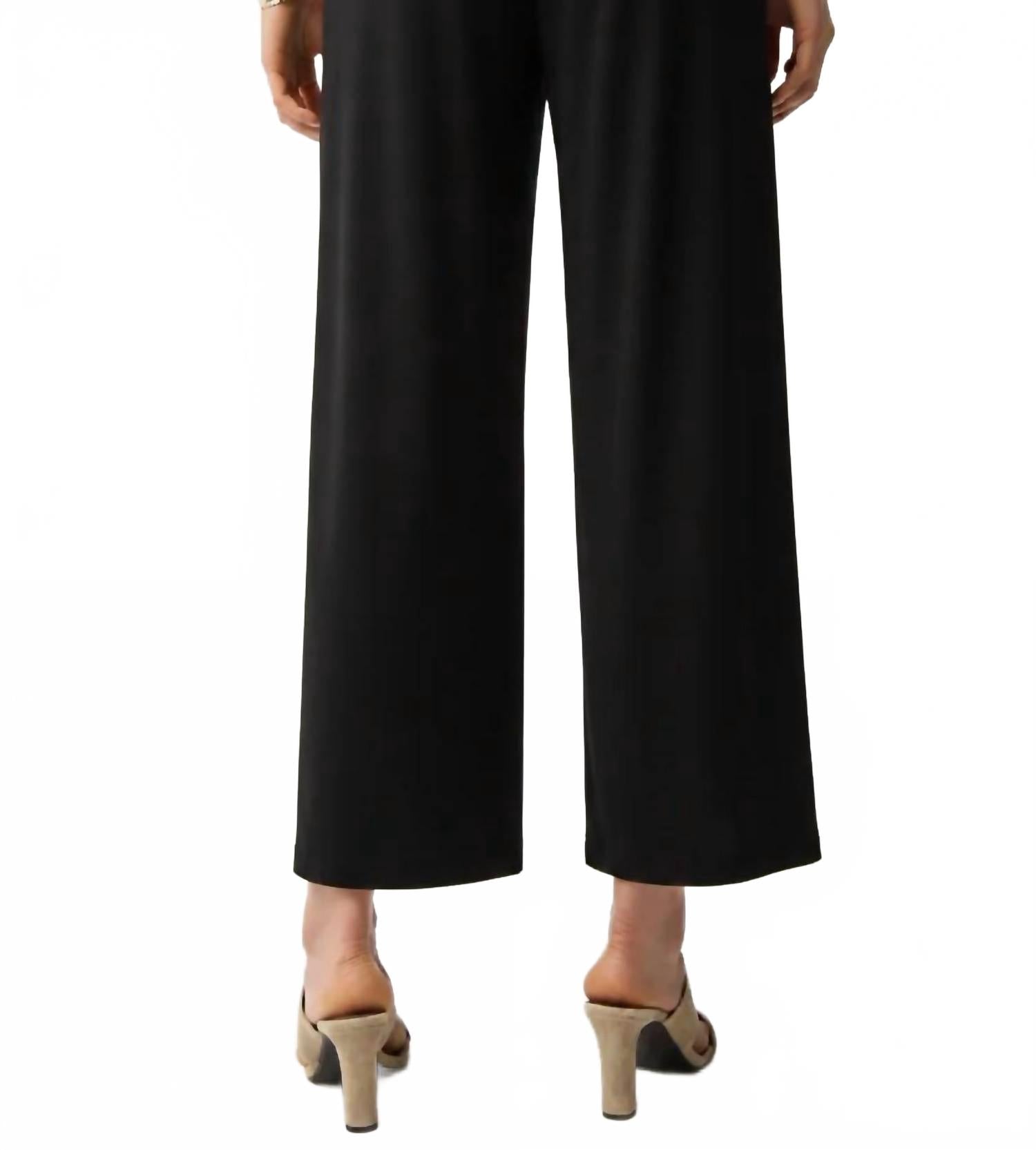 Pantalón de pierna ancha color negro