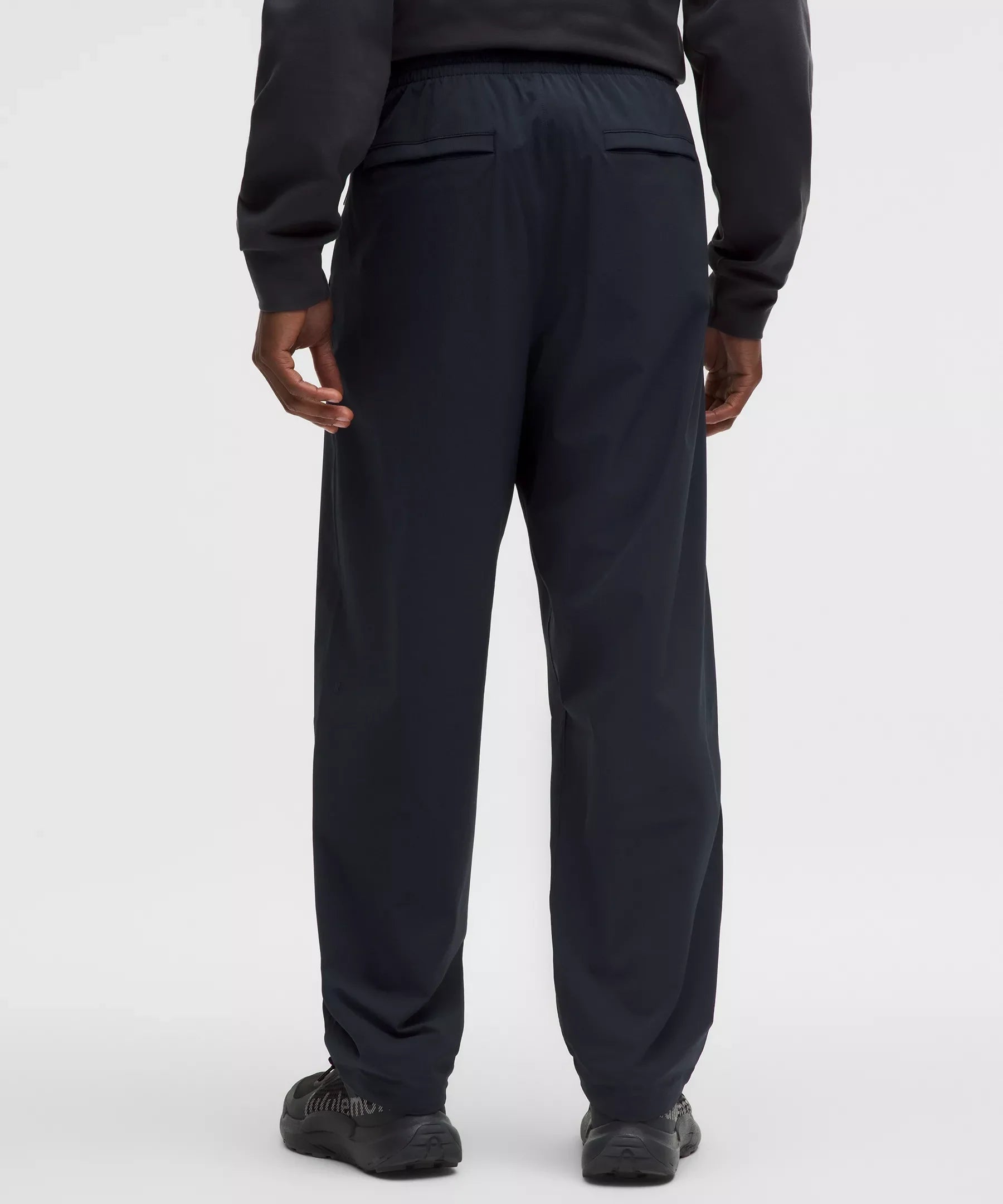 Pantalón de corte amplio