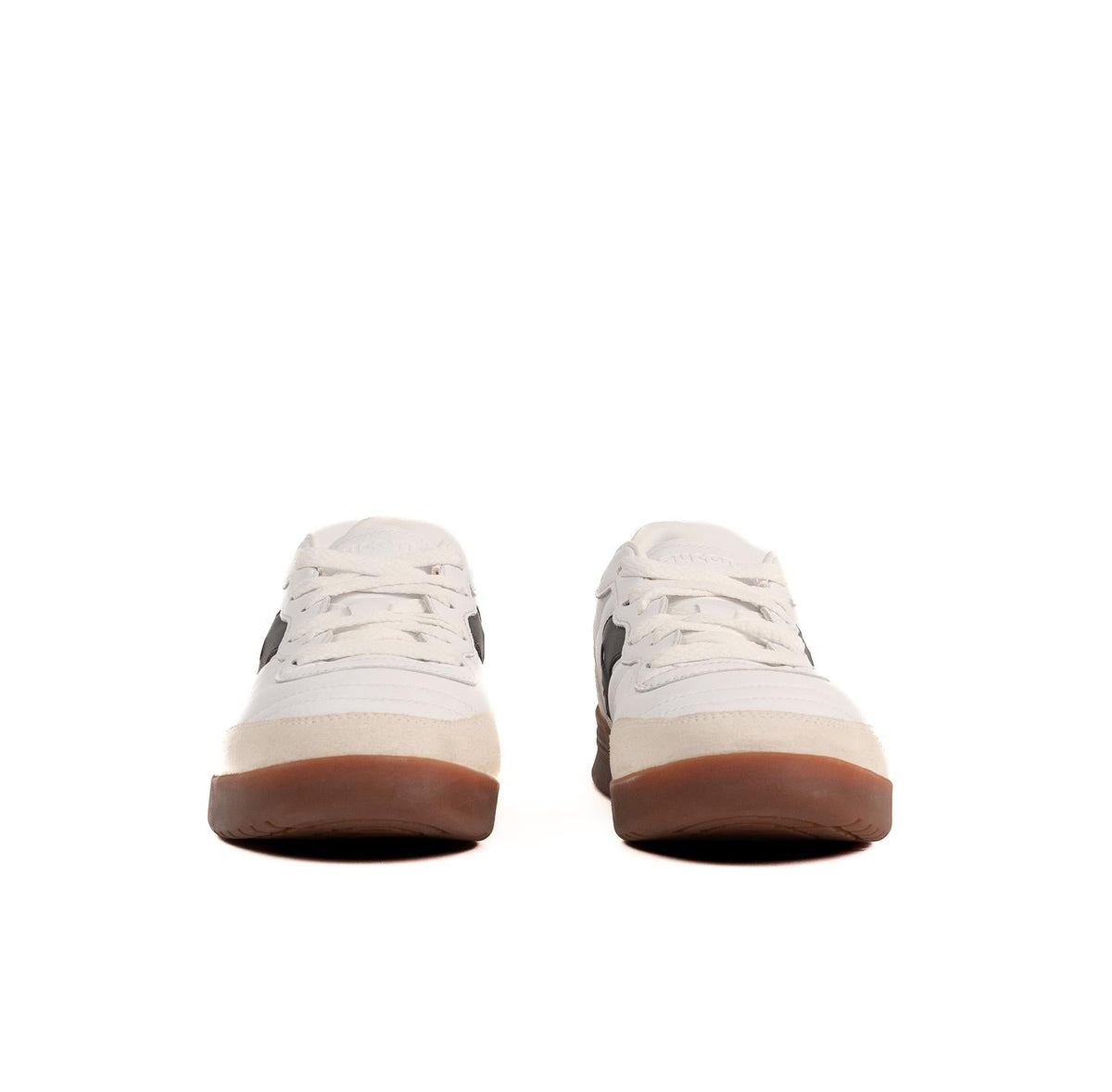 Tenis de hombre de cuero color negro y blanco