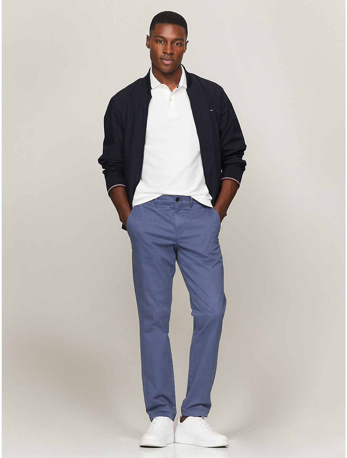 Pantalón de hombre de corte ajustado