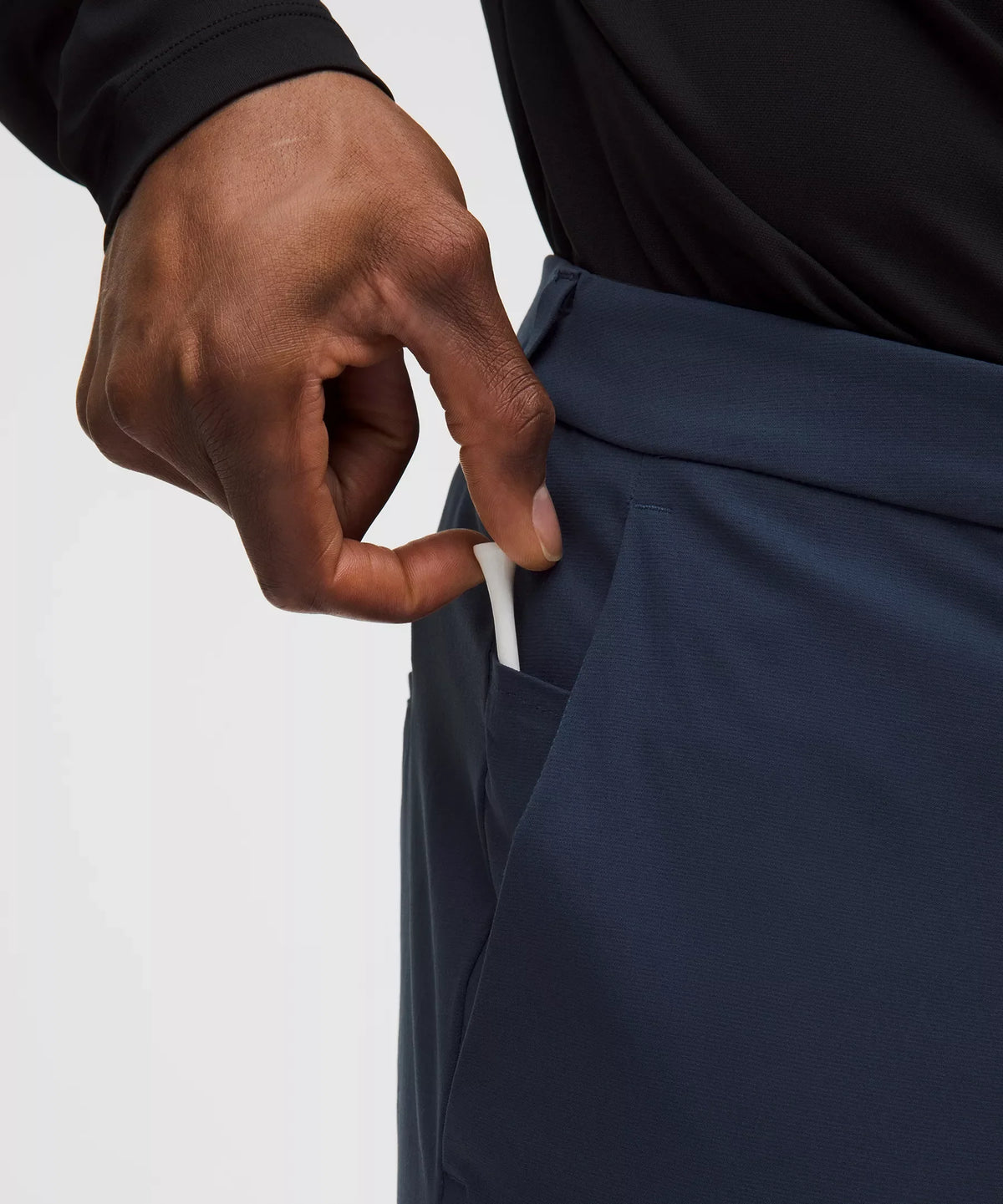 Pantalón deportivo de corte ajustado