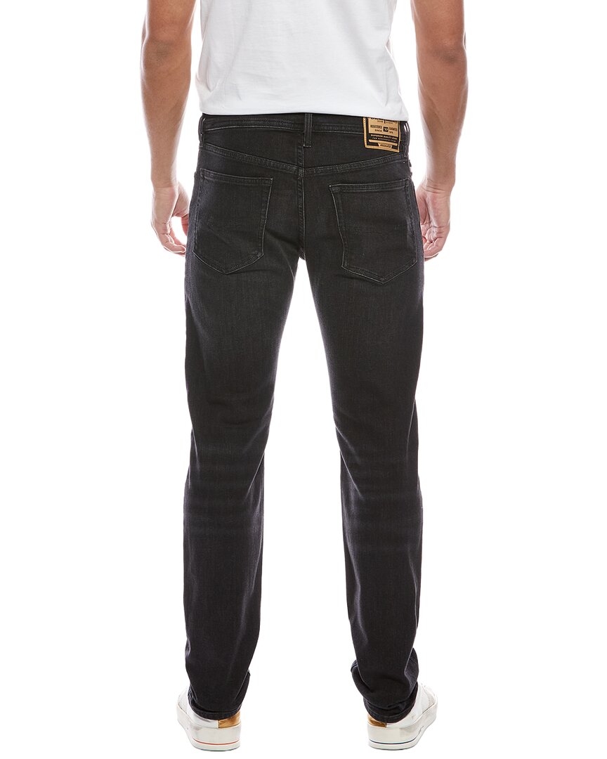 Jean color negro