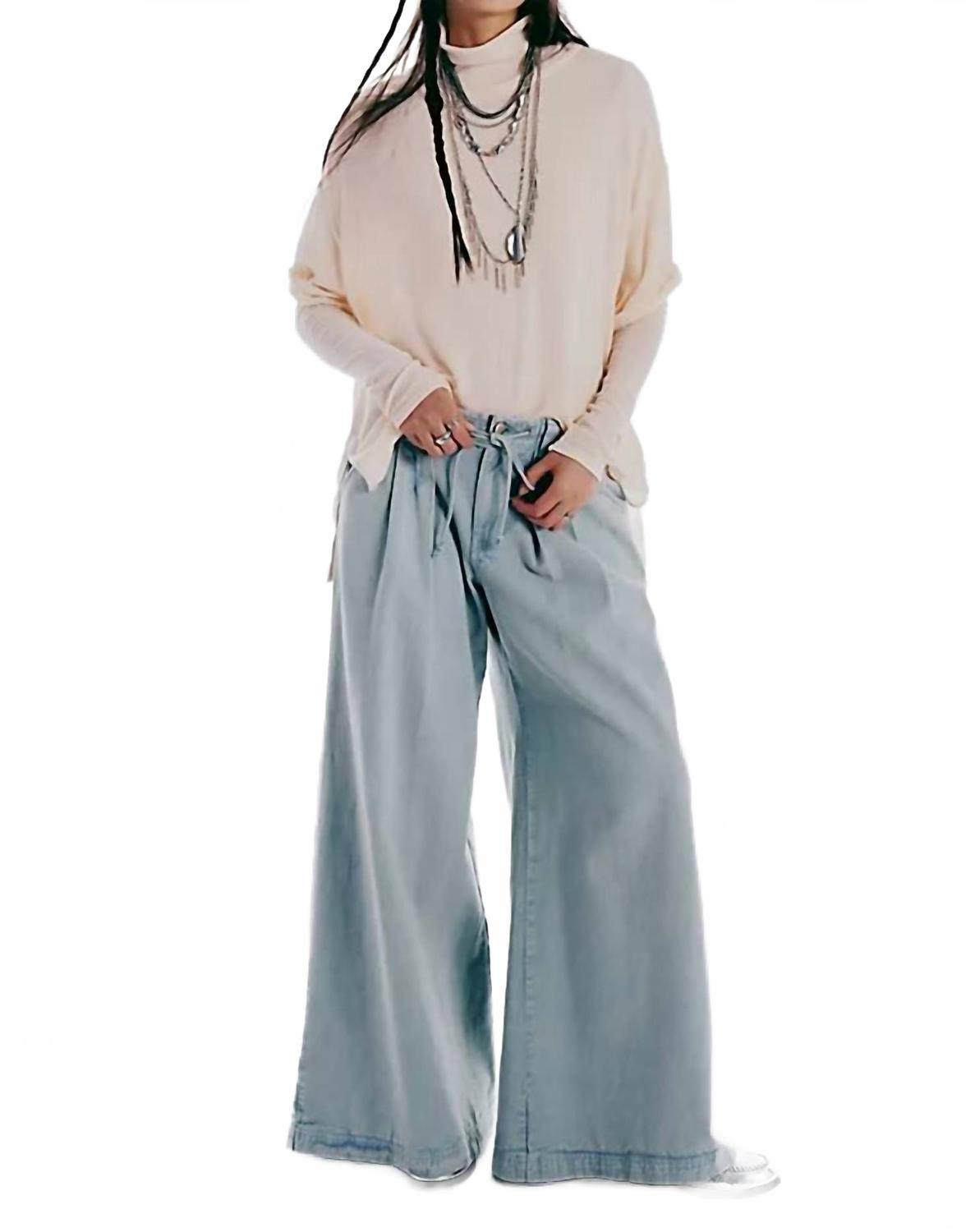 Pantalón de pierna ancha color azul
