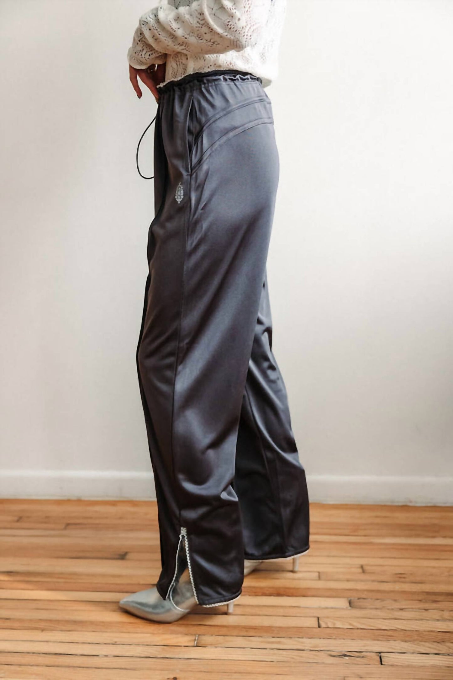 Pantalón color gris
