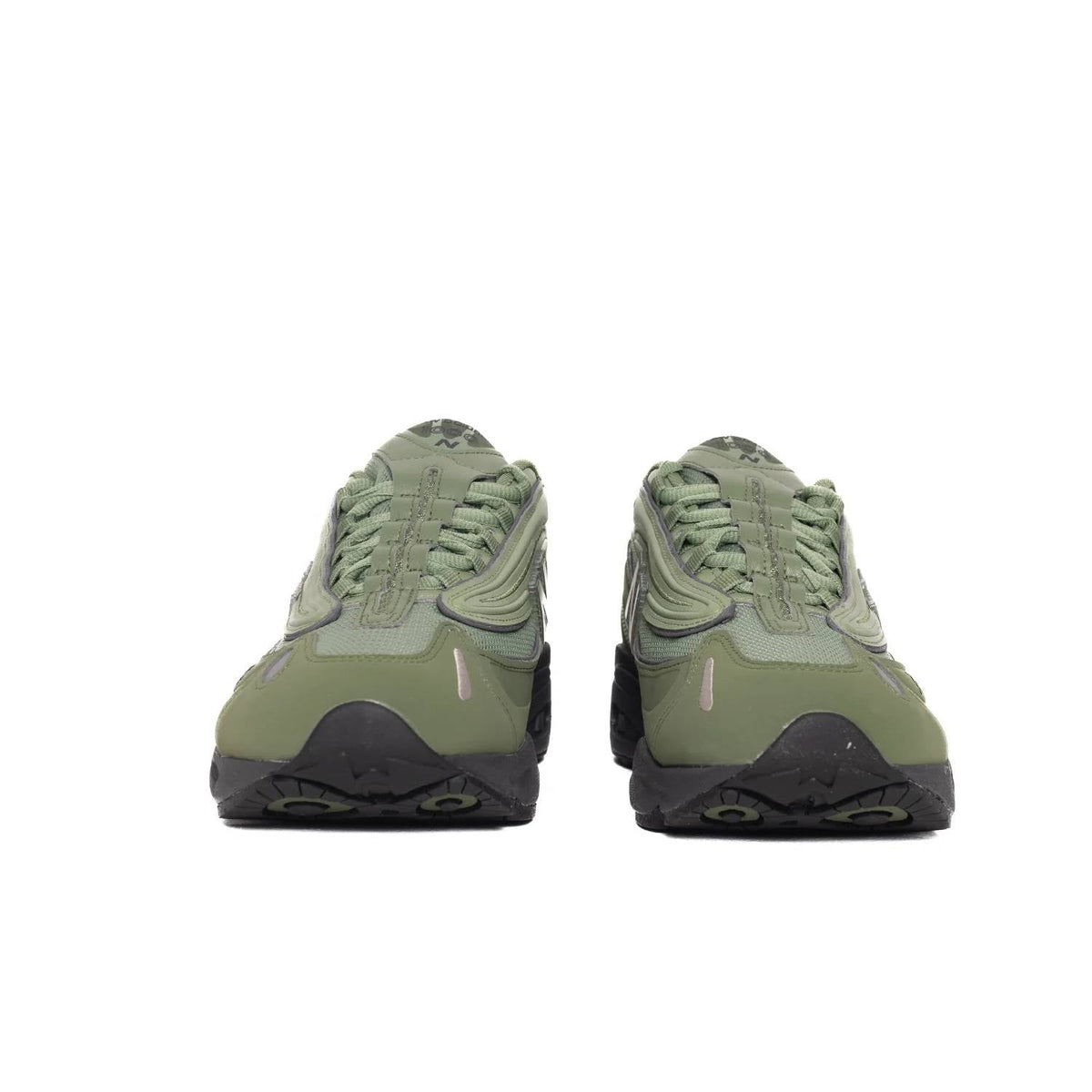 Tenis de hombre color verde