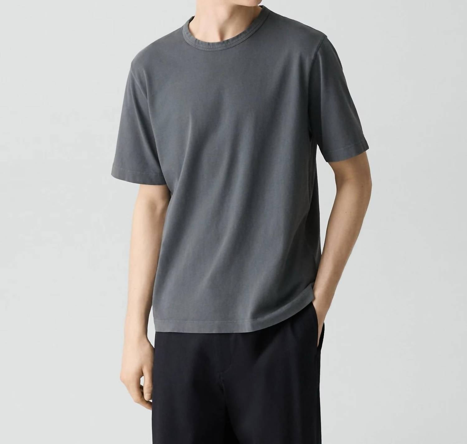 Camiseta de manga corta con cuello redondo