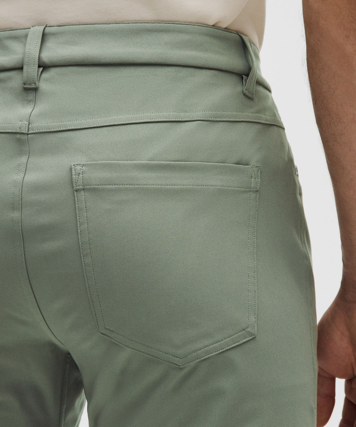 Pantalón de corte ajustado