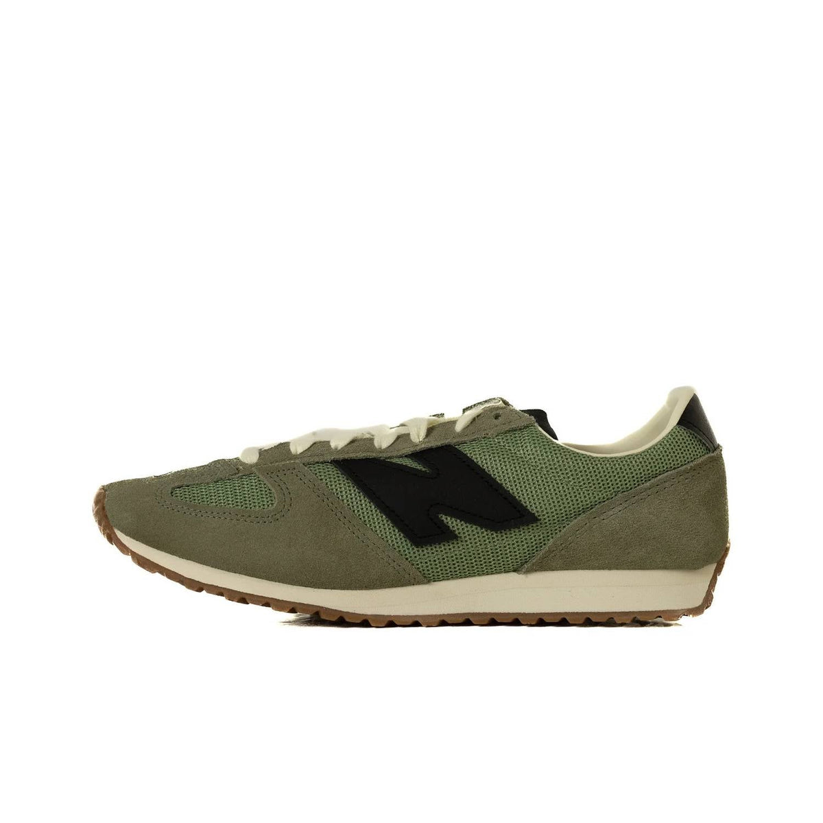 Tenis de hombre color verde