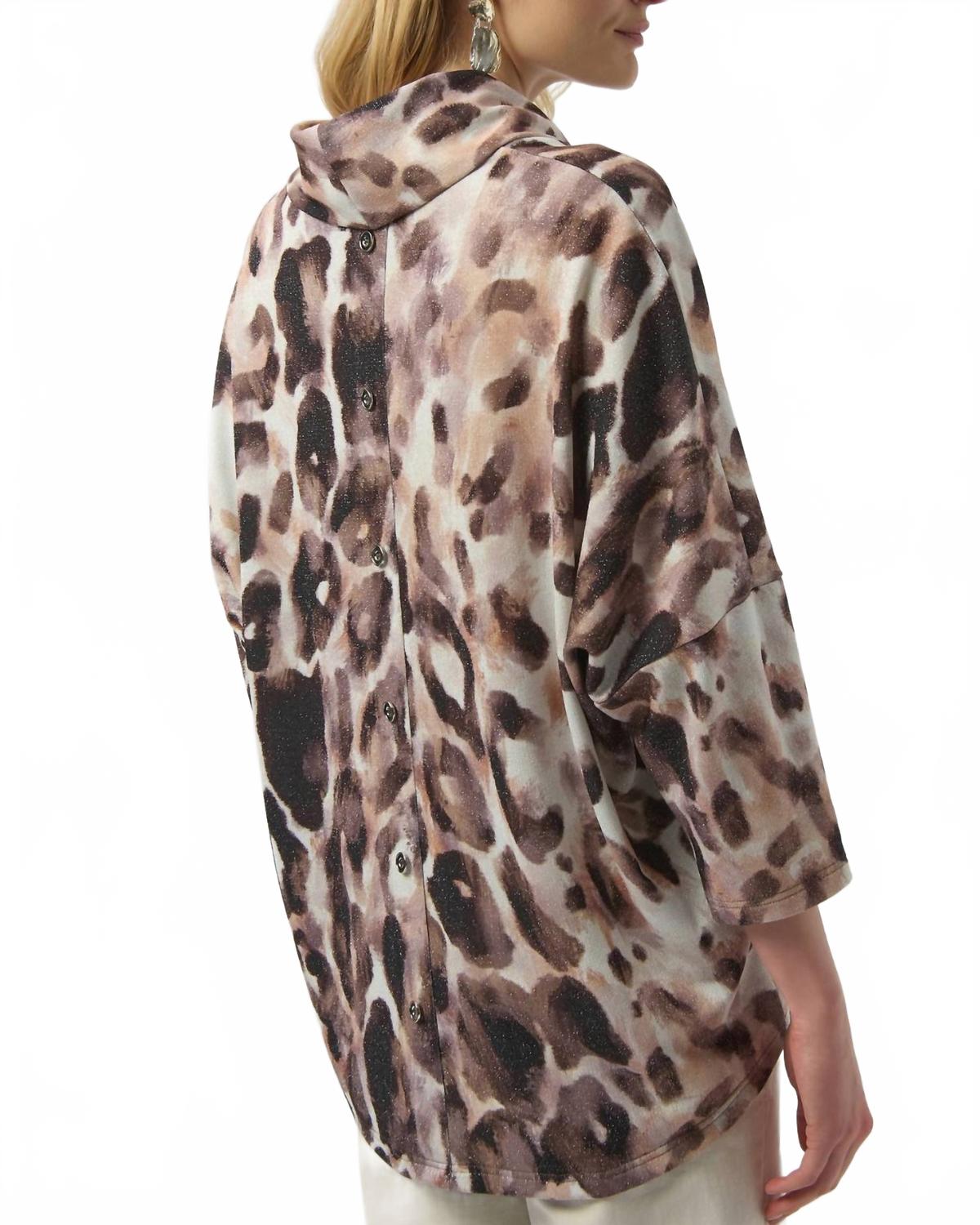 Top con estampado animal
