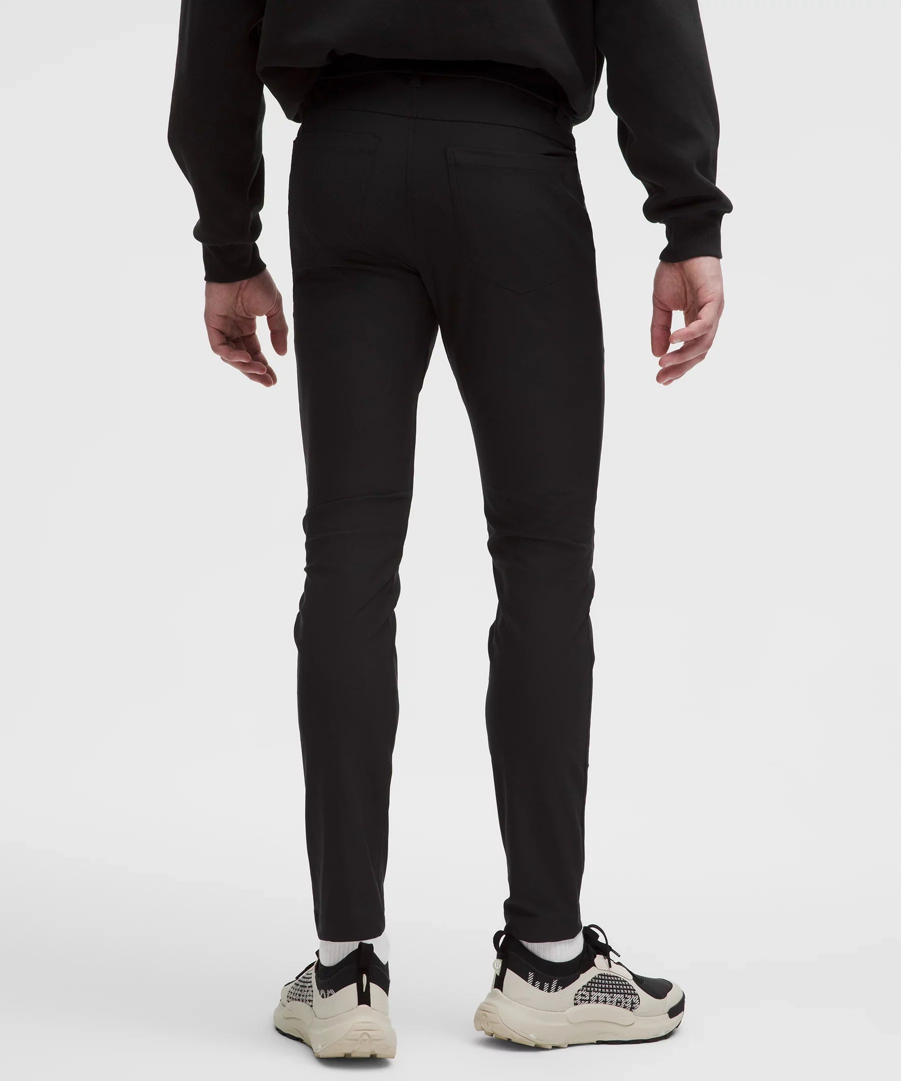Pantalón de corte ajustado