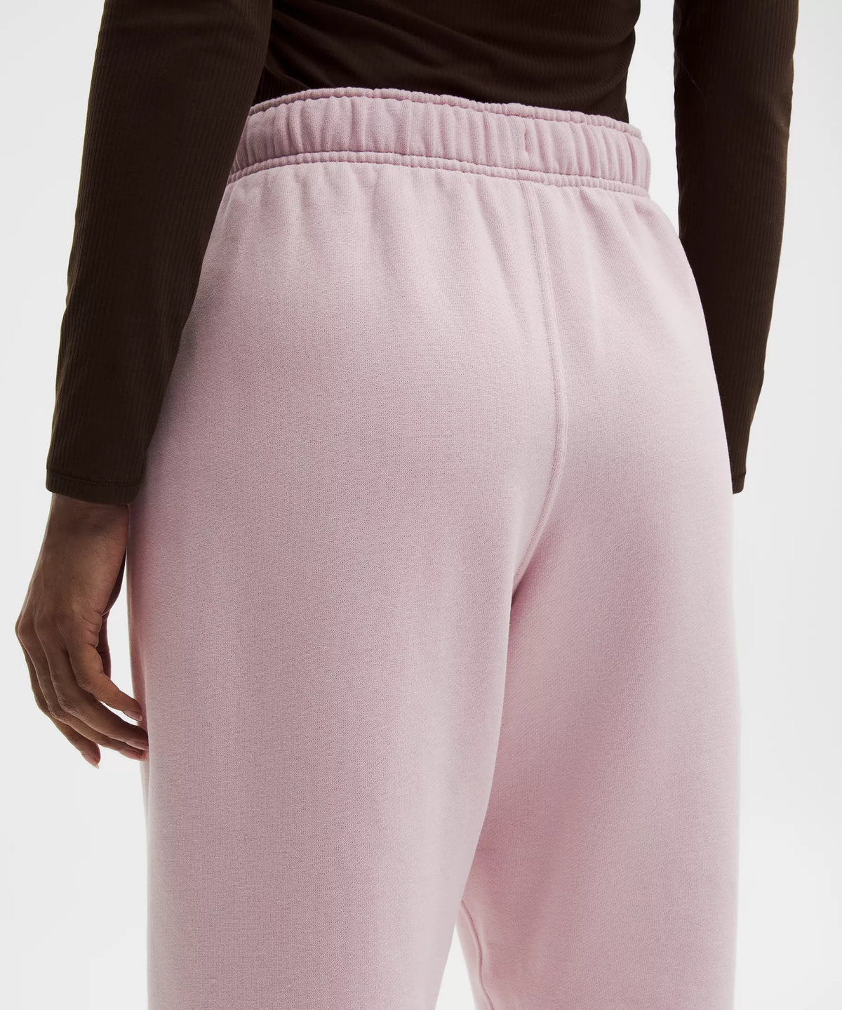 Pantalón deportivo de corte amplio de tiro medio