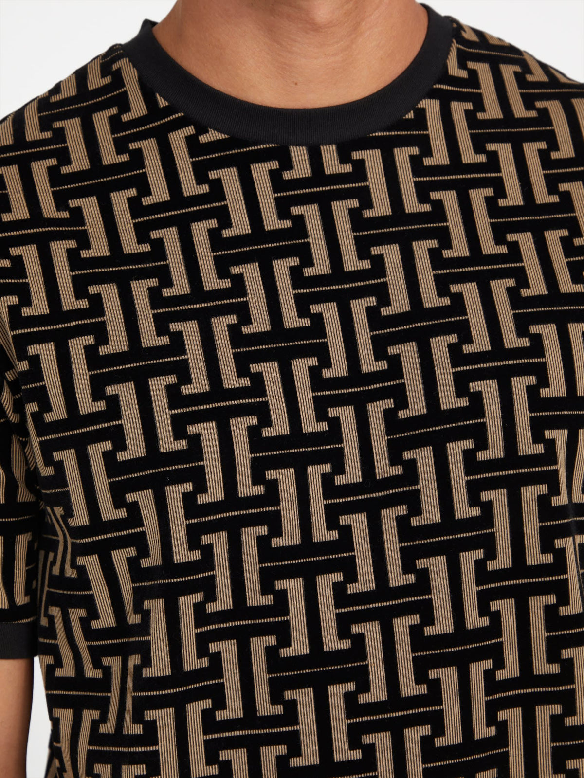 Camiseta con cuello redondo