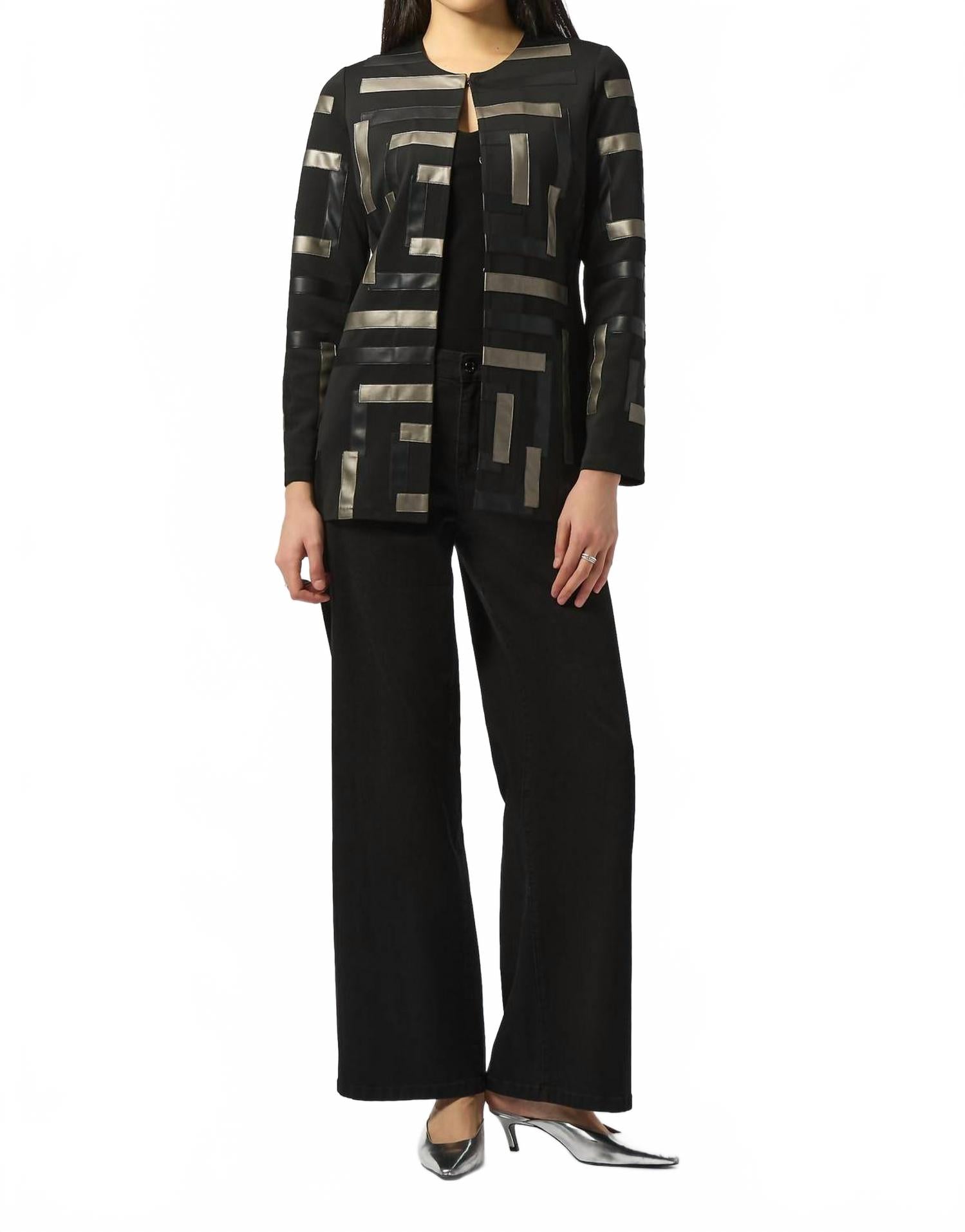 Chaqueta color negro