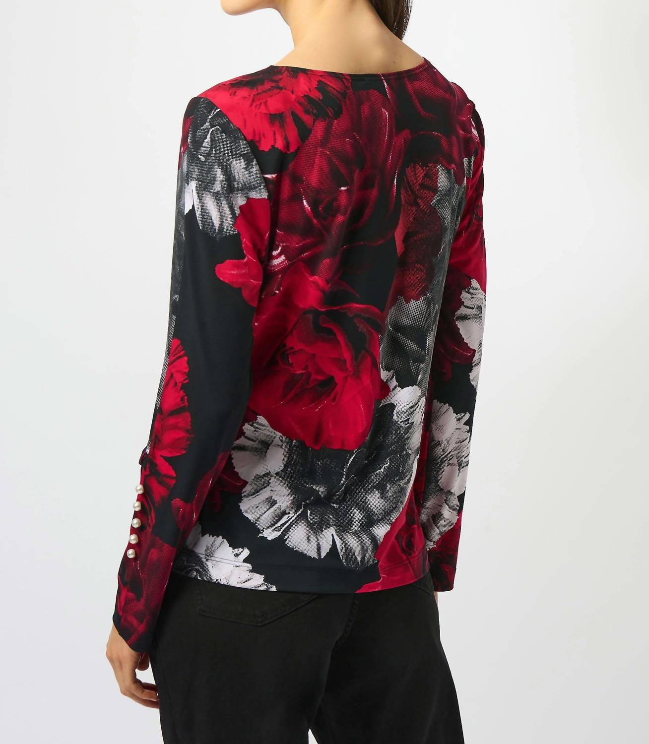 Top con estampado floral color negro y rojo