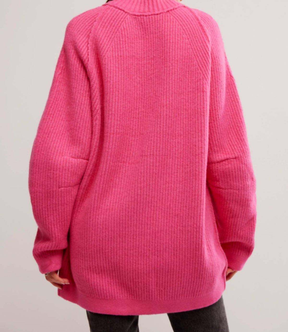 Suéter de manga larga con cuello alto color rosado