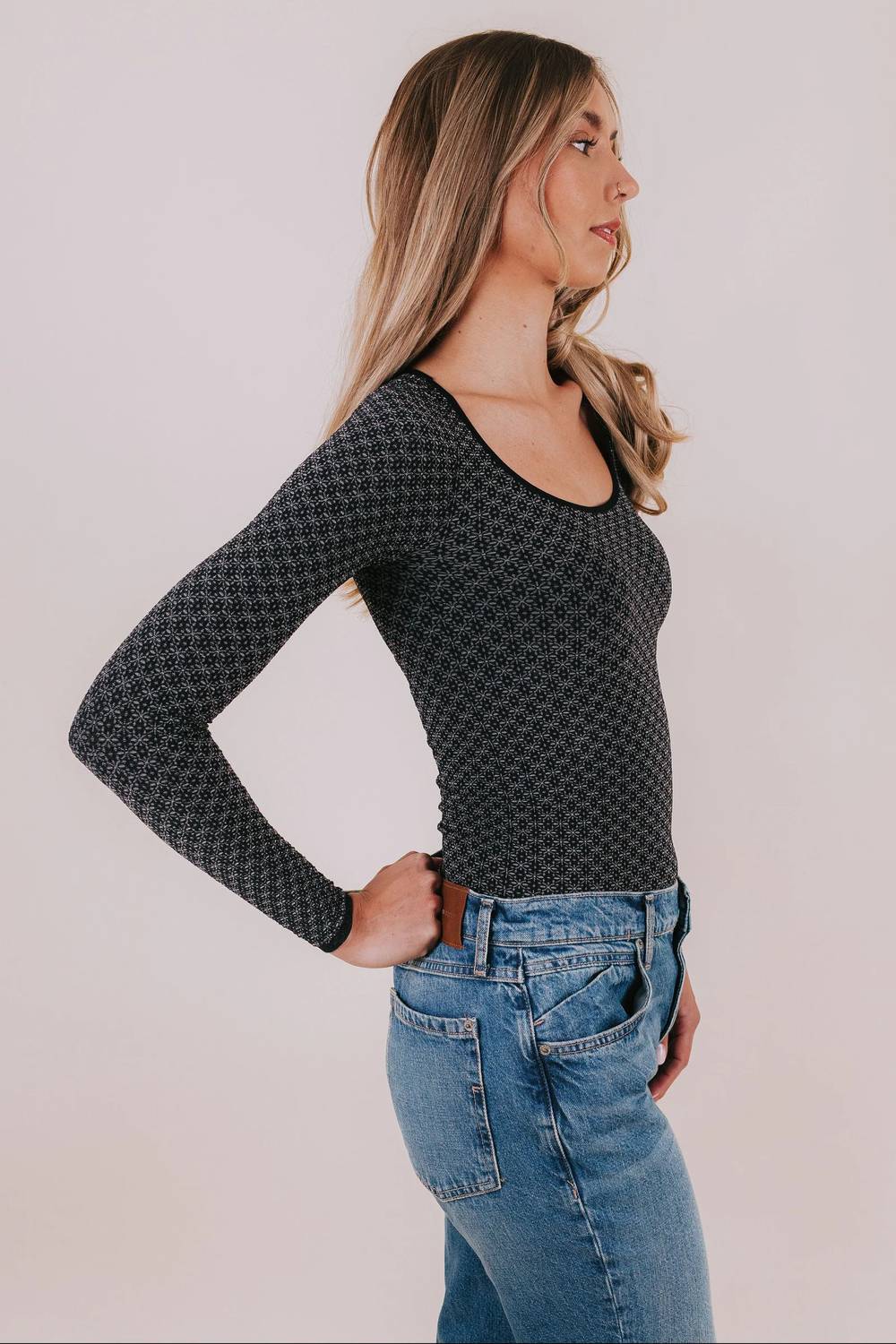 Top de manga larga color negro