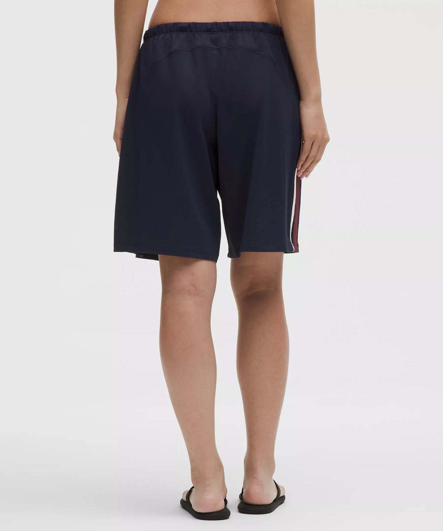 Short de tiro bajo a rayas