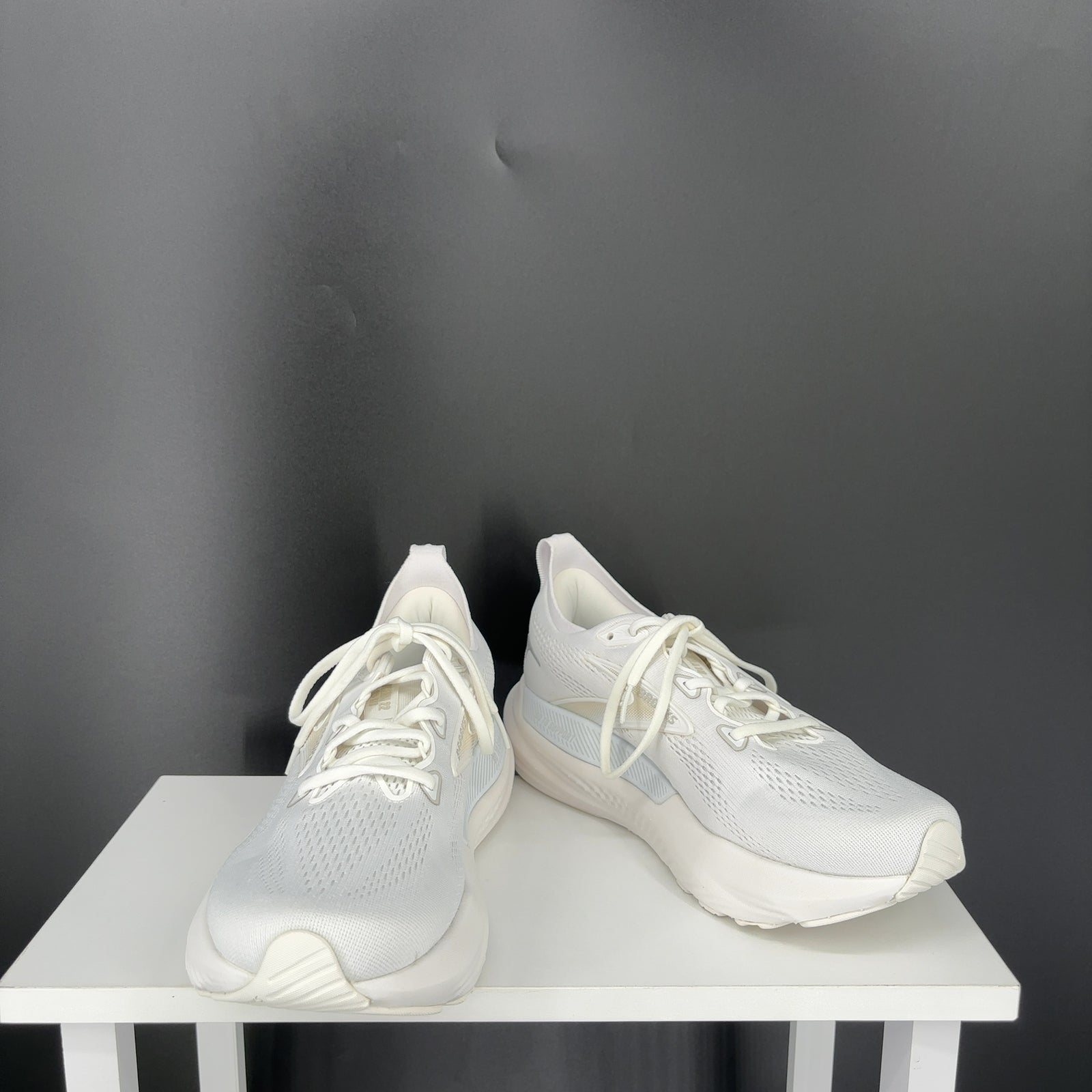 Tenis para correr color blanco y gris