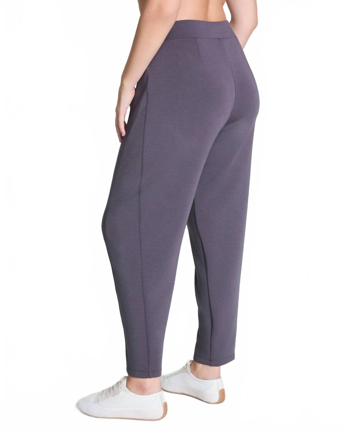 Pantalón color violeta