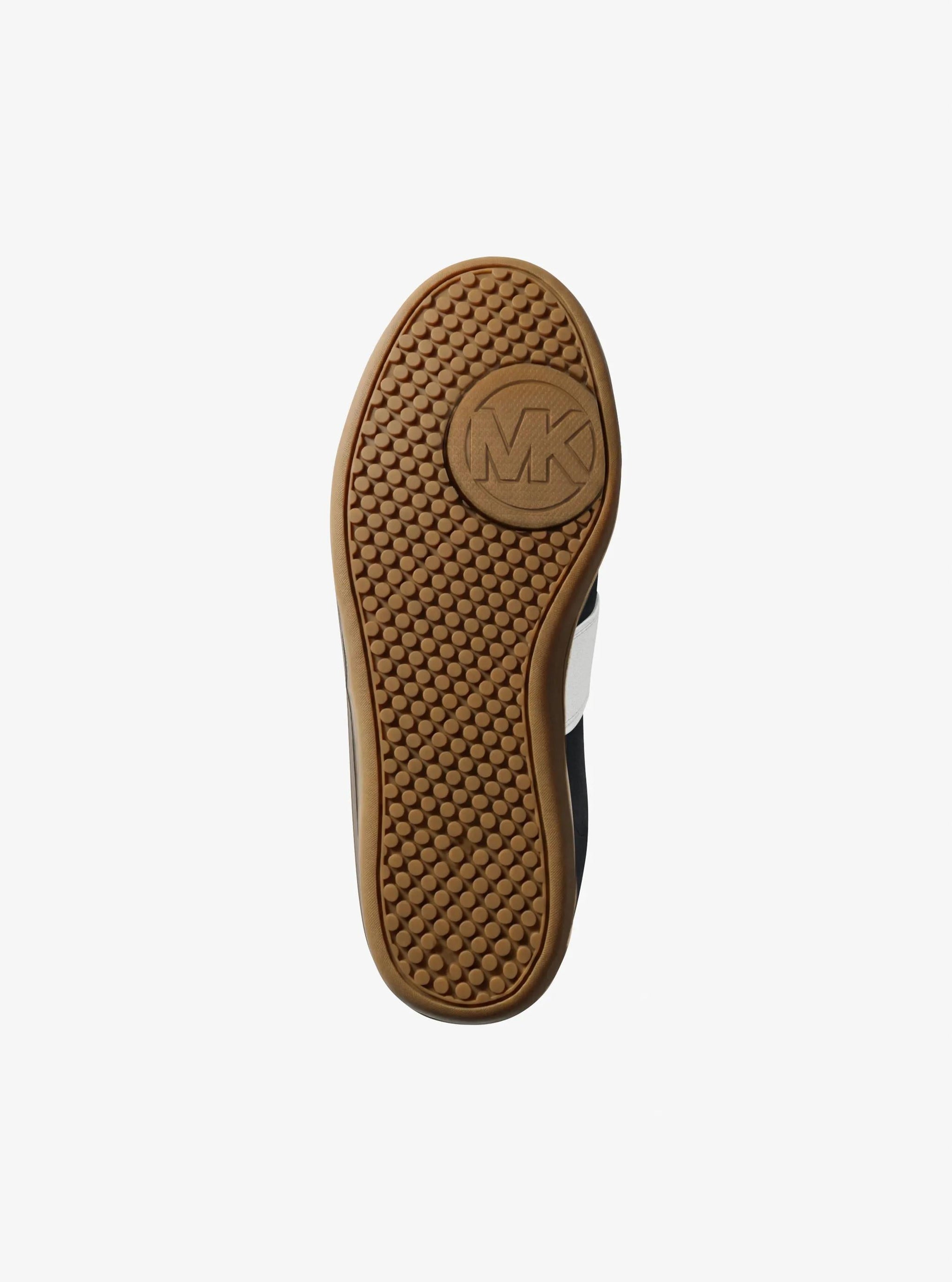 Tenis de gamuza