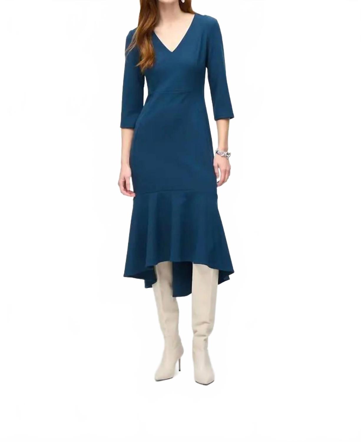 Vestido midi con cuello en V