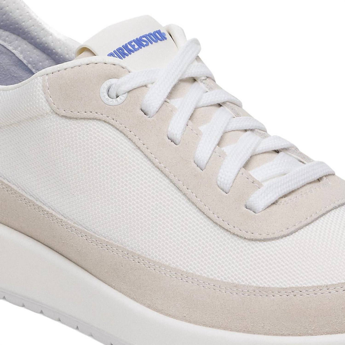 Tenis unisex con cordones color blanco
