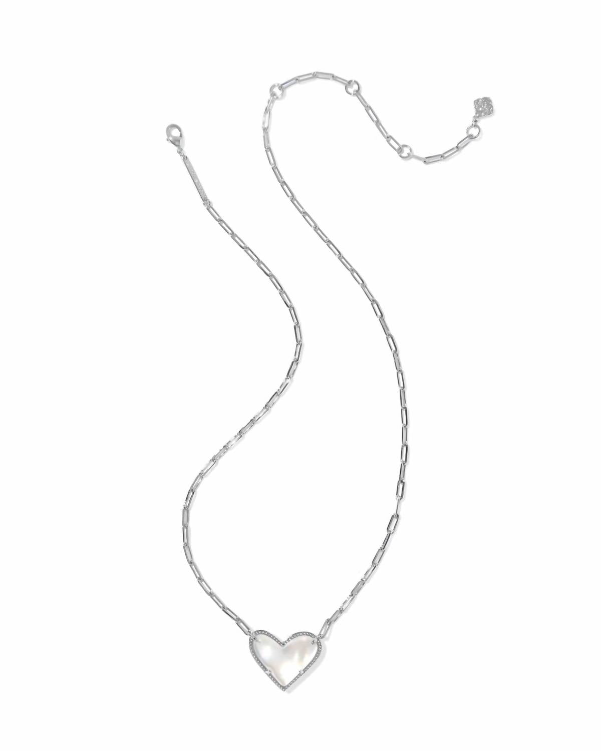 Collar de mujer color plateado