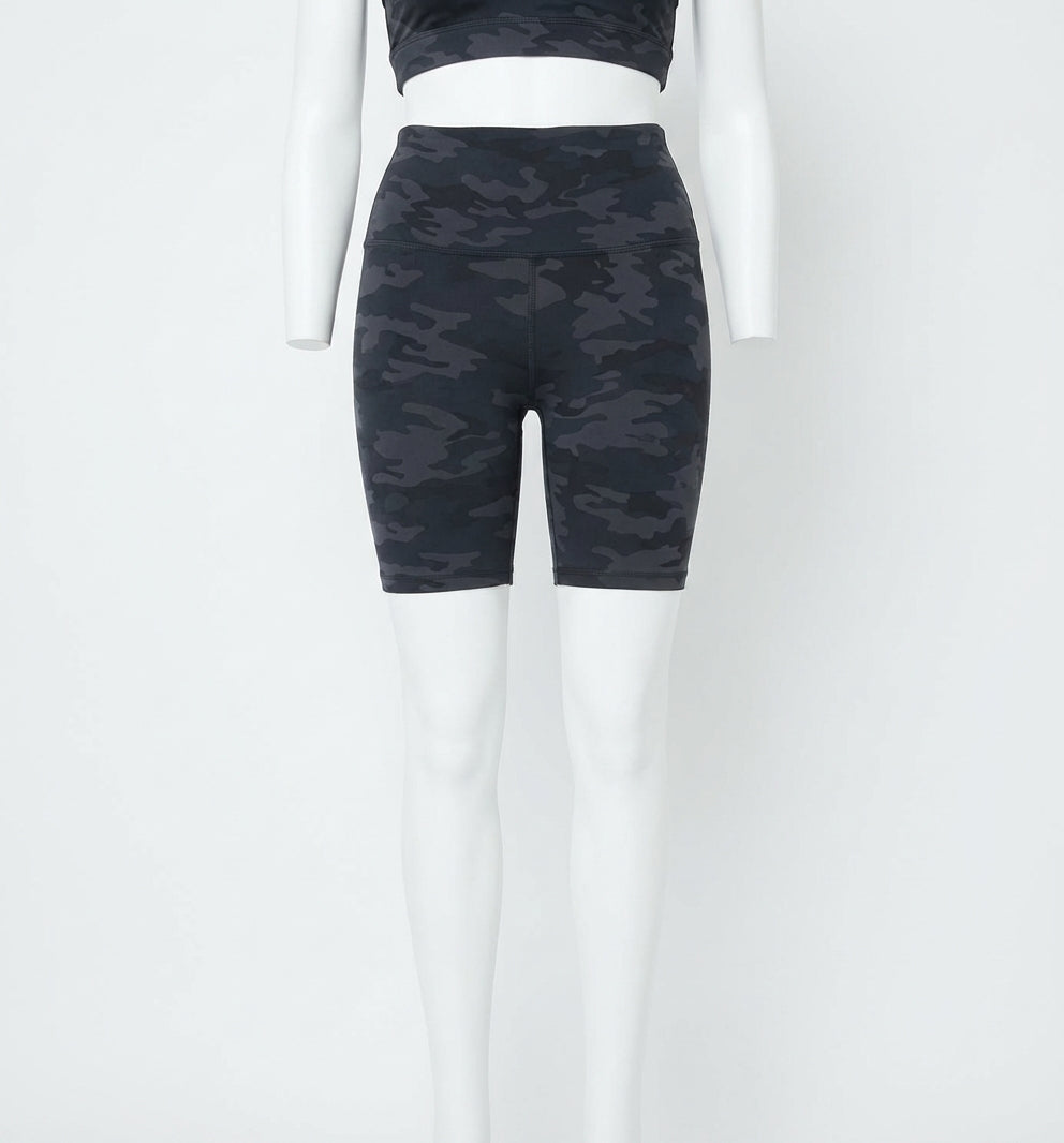 Short color negro