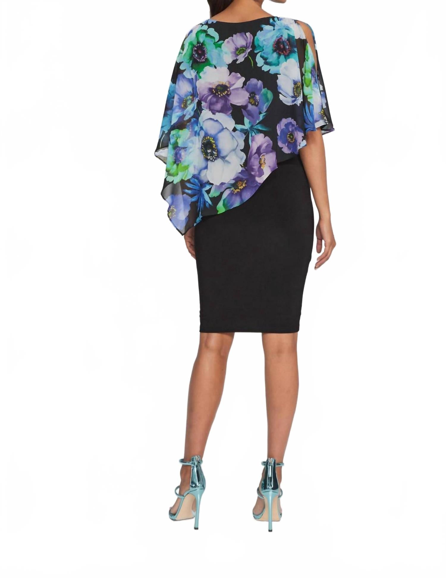 Vestido con estampado floral color negro y azul