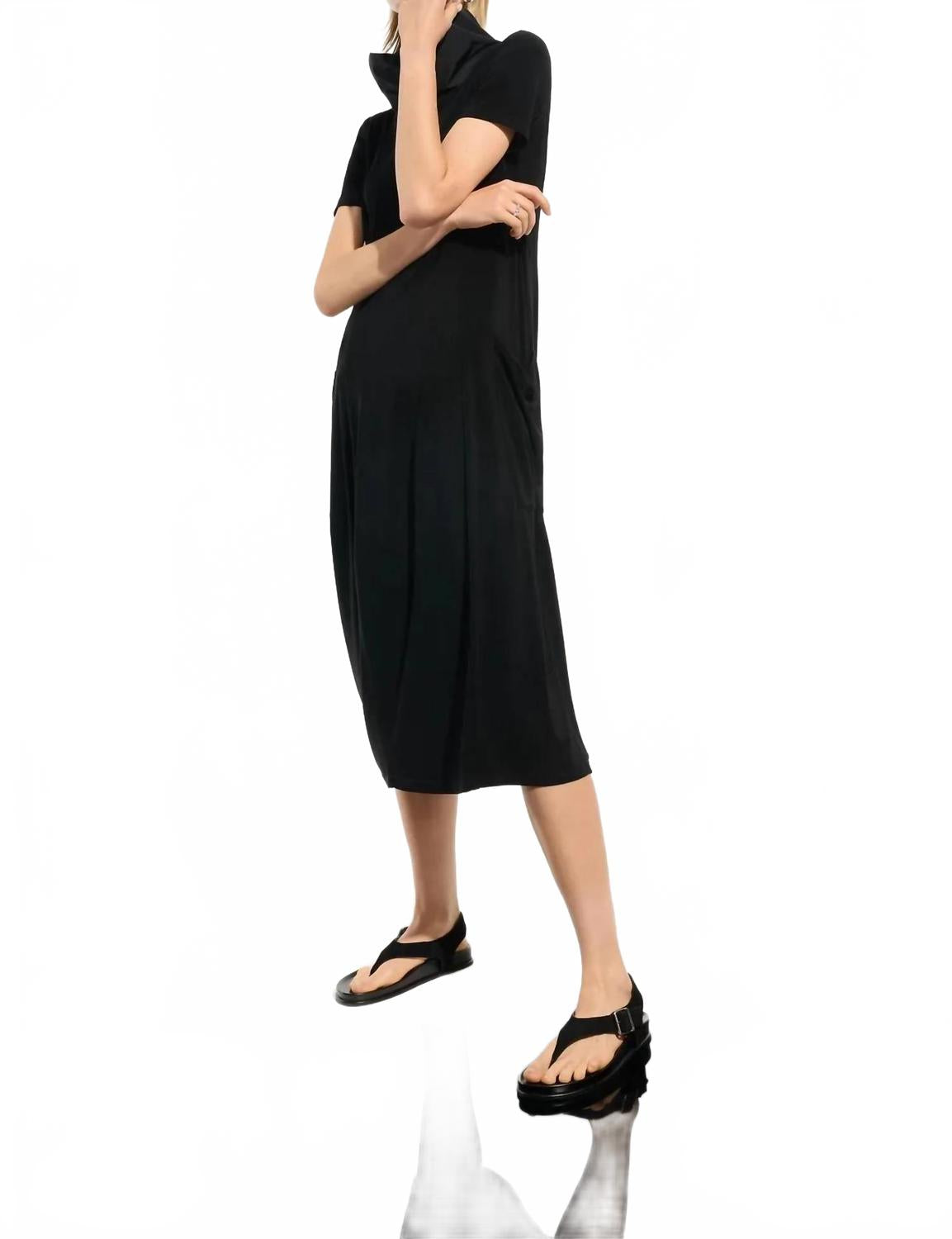 Vestido midi color negro