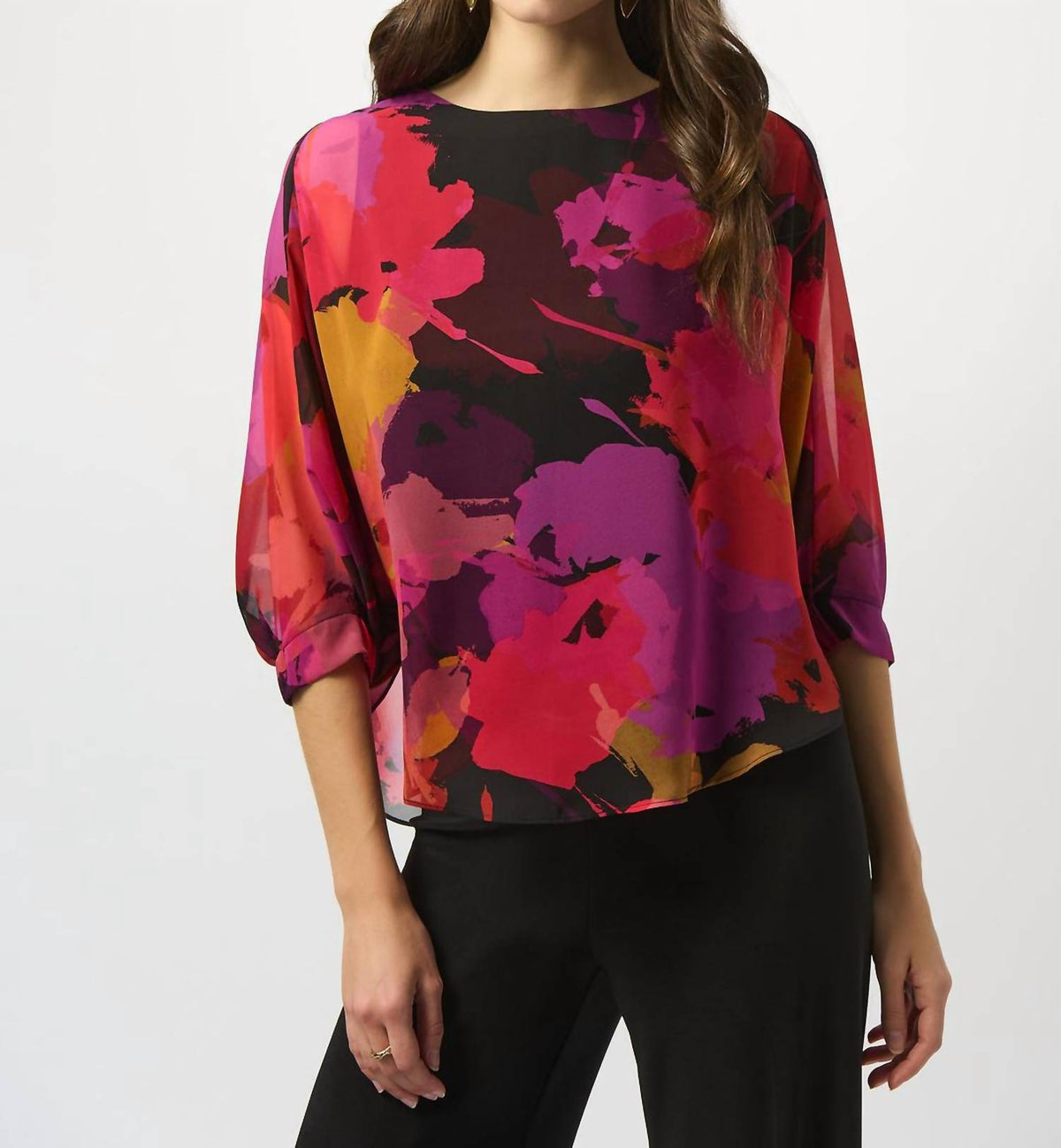 Top de gasa con estampado floral color negro
