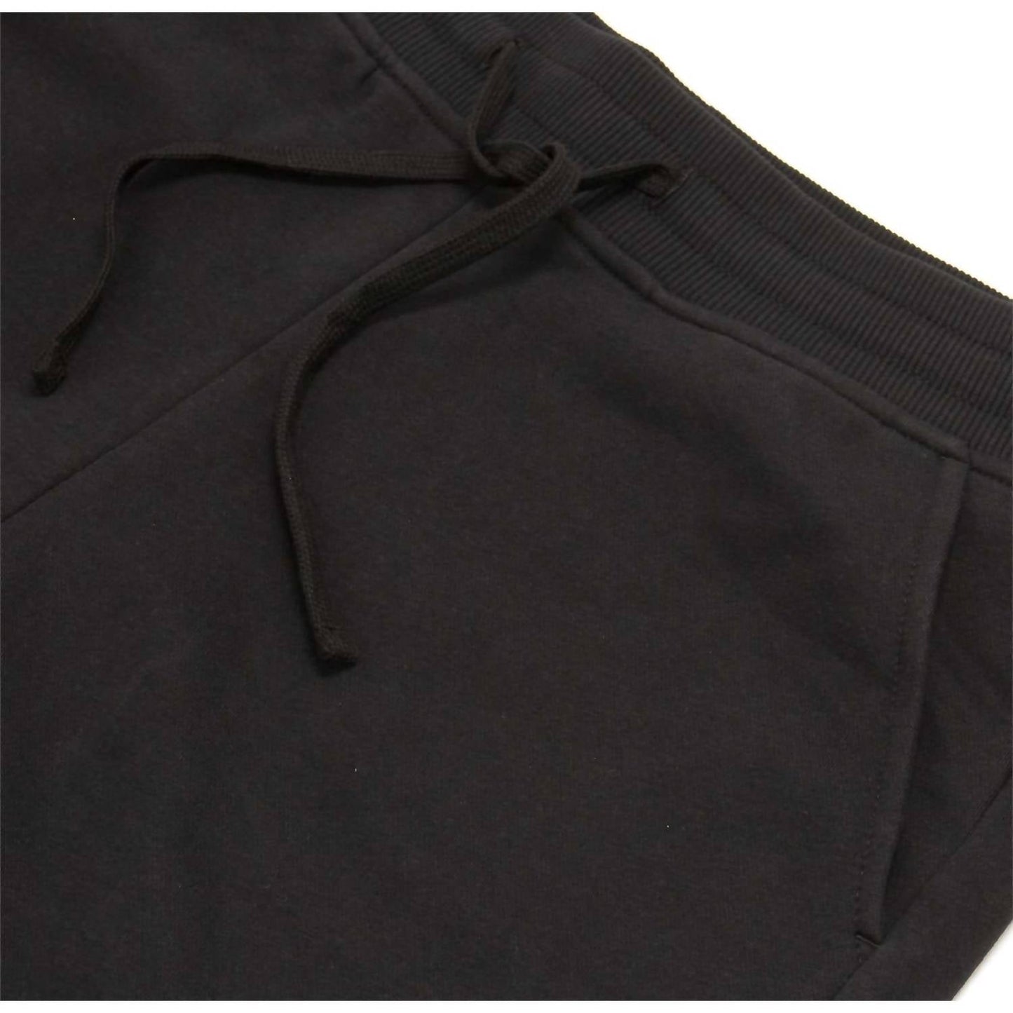 Short de hombre color negro