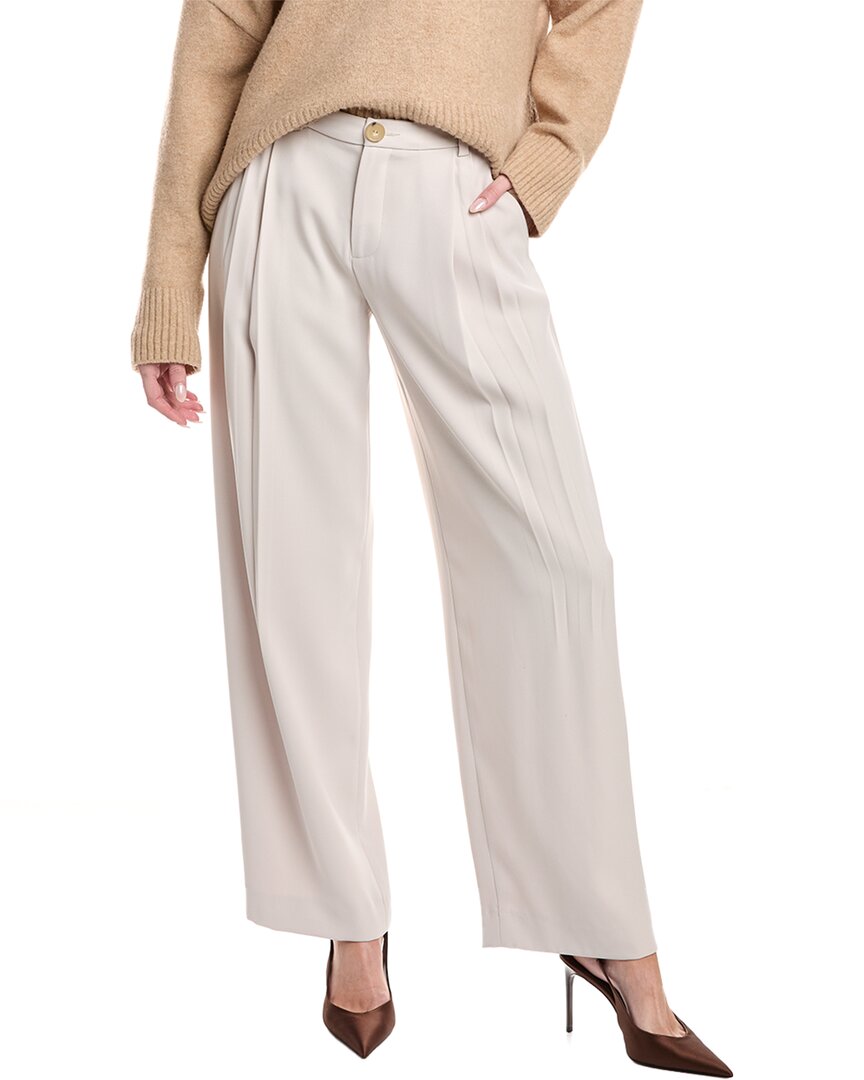 Pantalón con pliegues