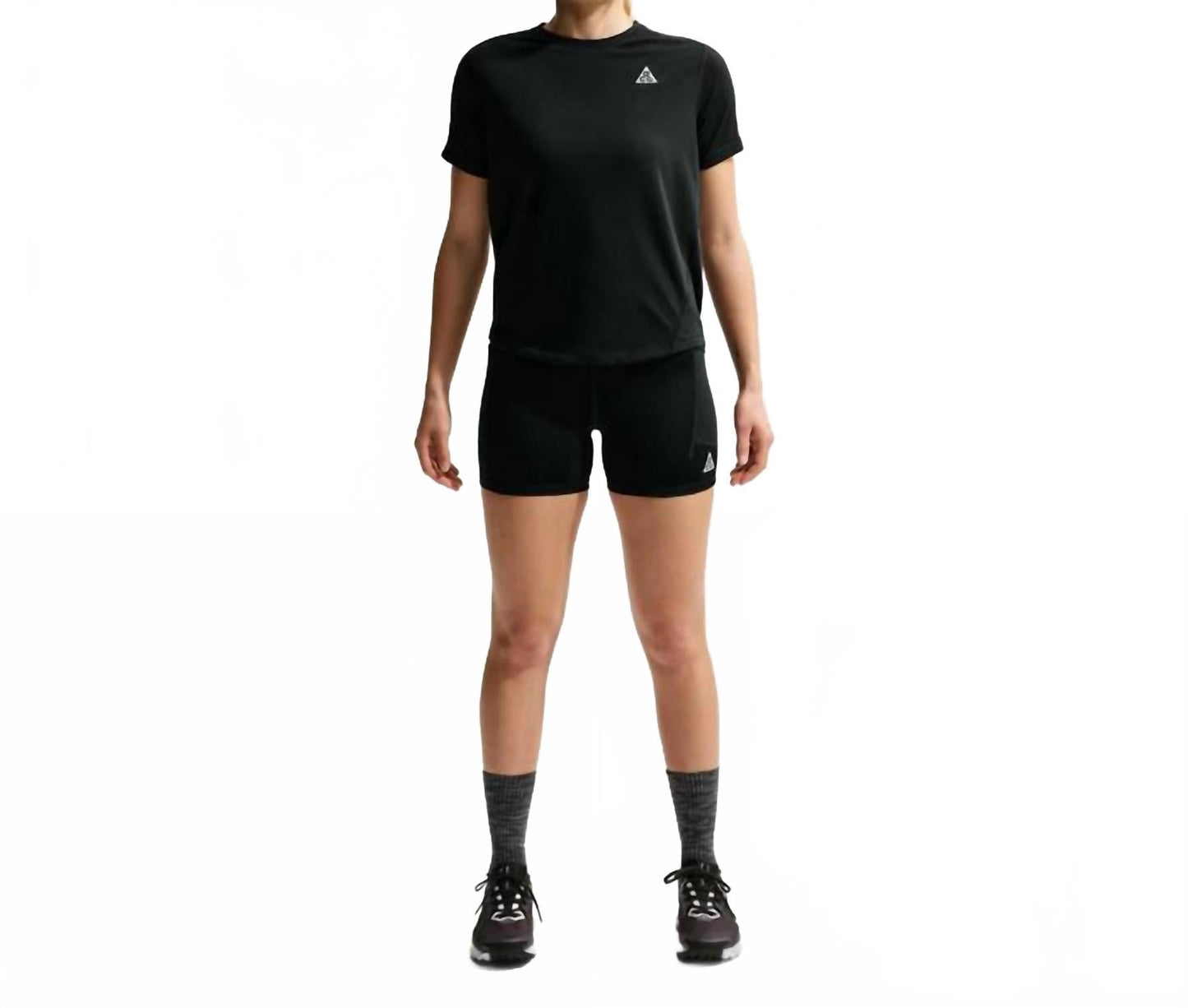 Short color negro y blanco