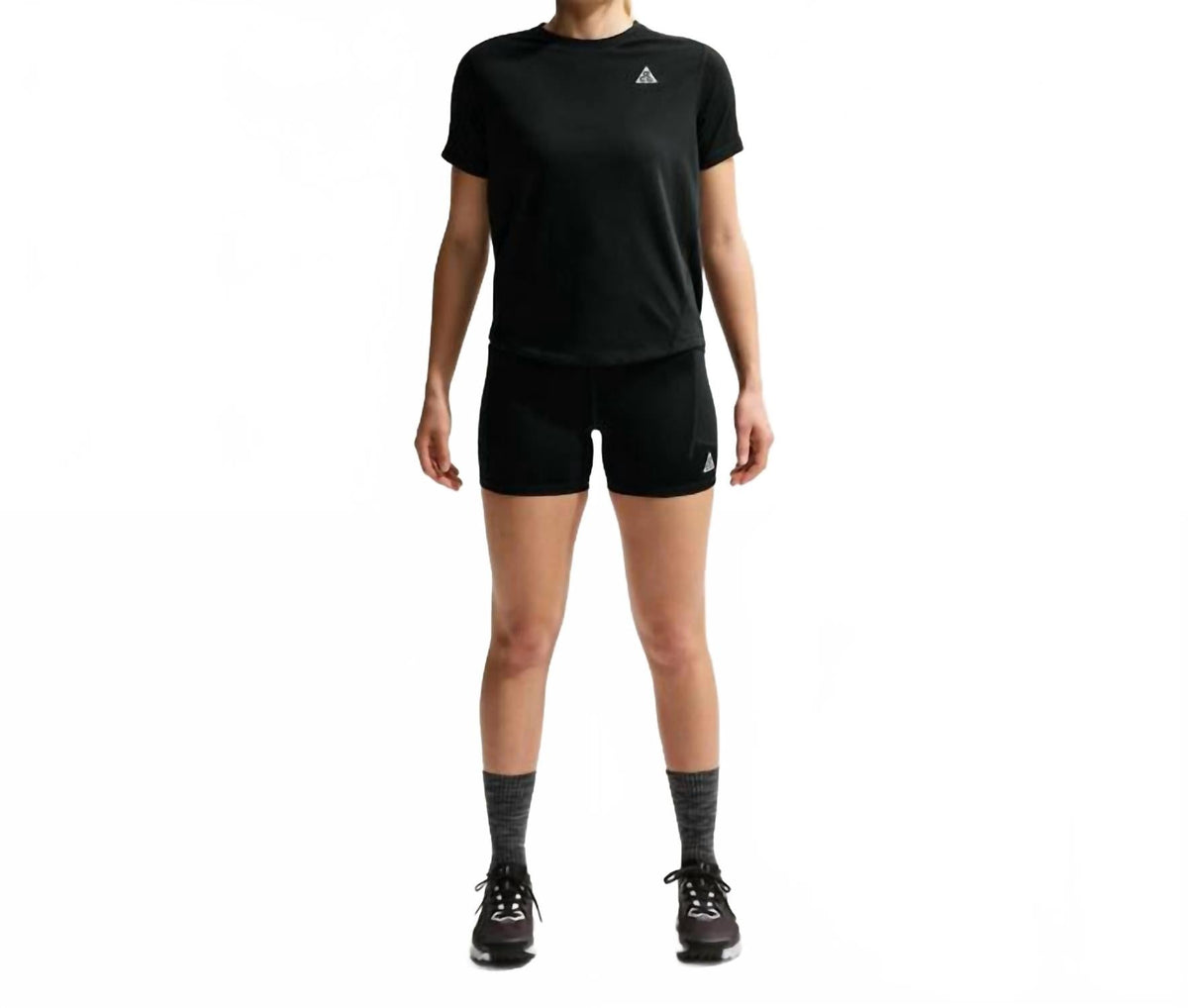 Short color negro y blanco