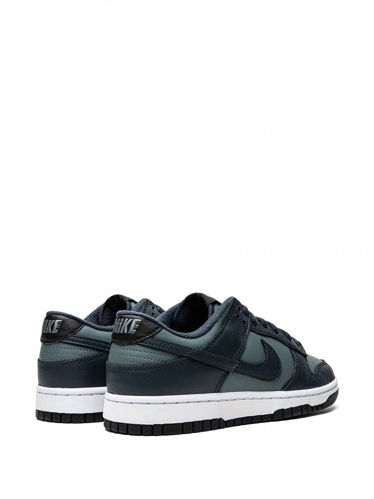 Tenis de hombre color azul marino