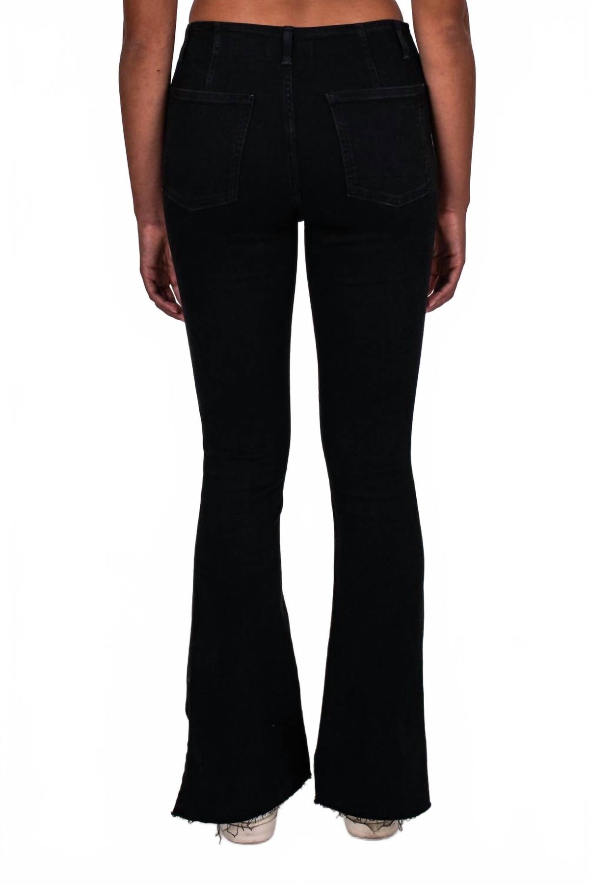 Jean color negro