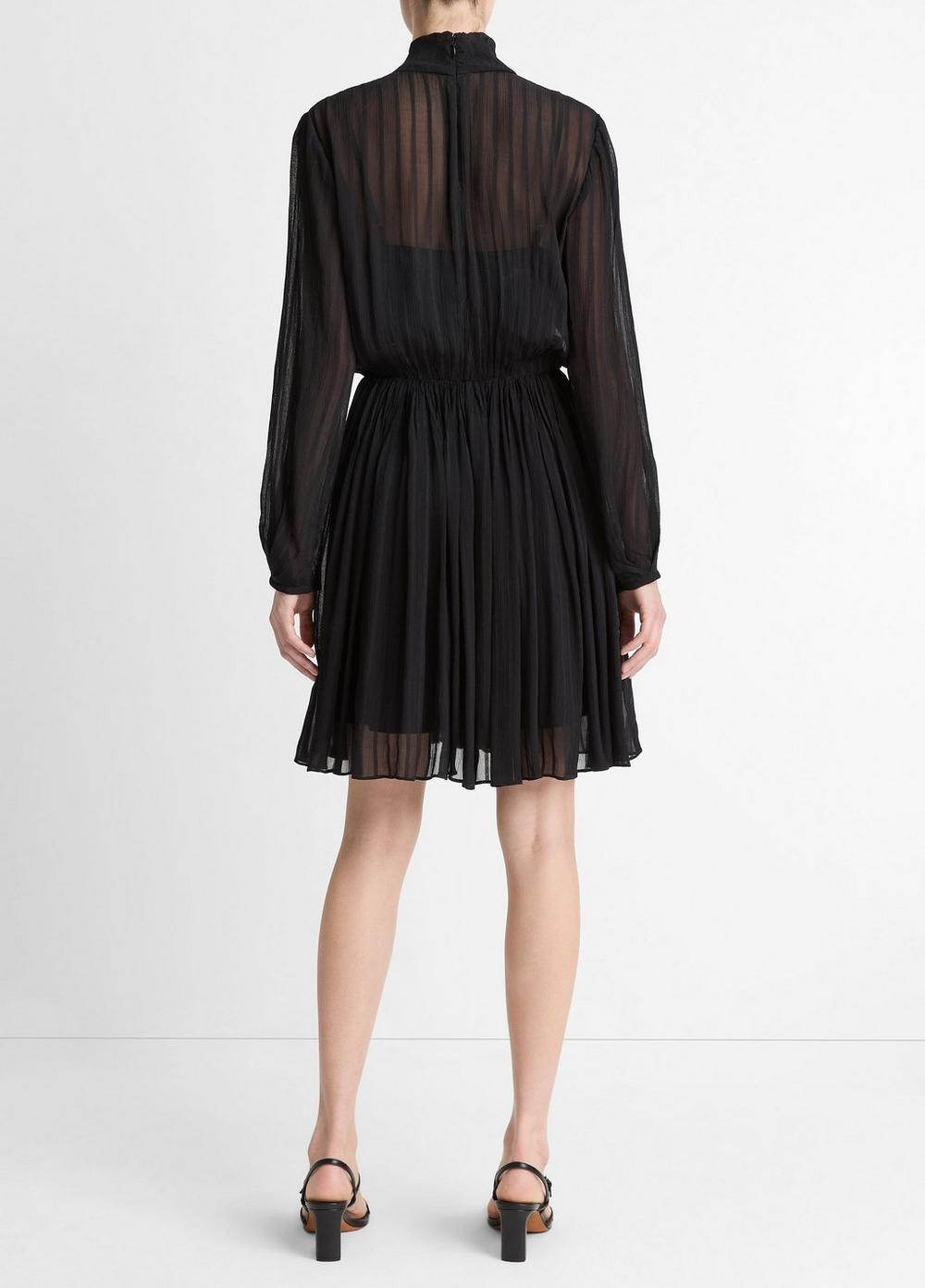 Vestido con cuello alto a rayas