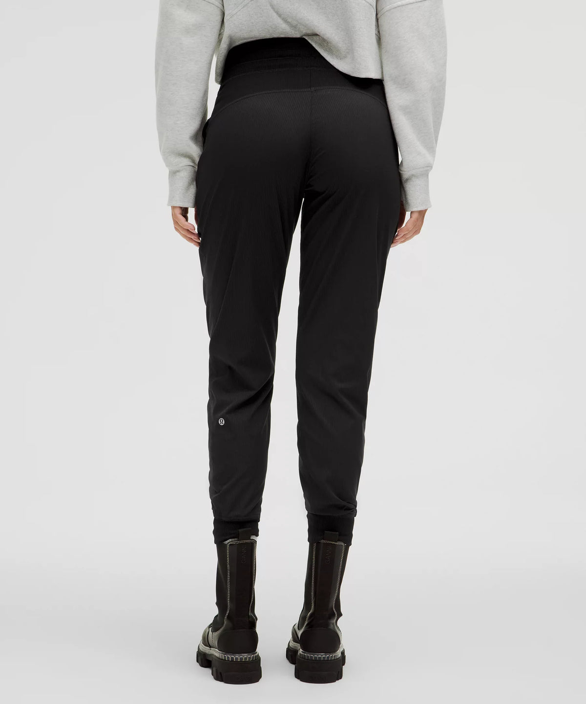 Pantalón deportivo de tiro medio