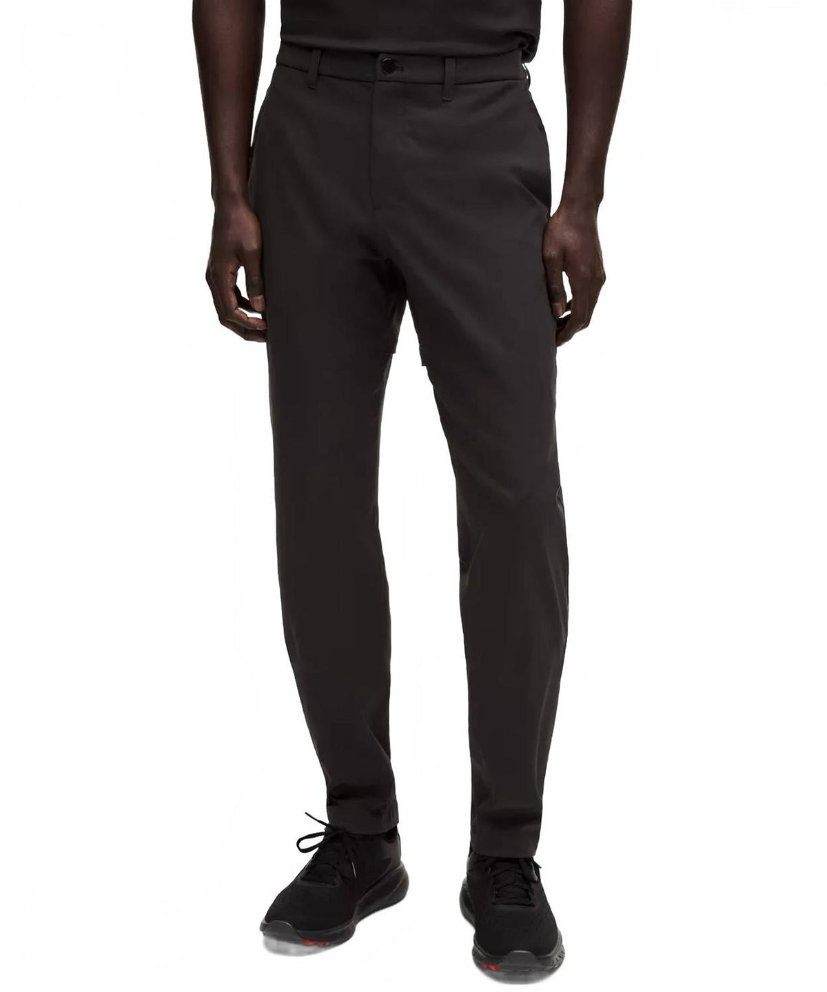 Pantalón de corte ajustado color negro