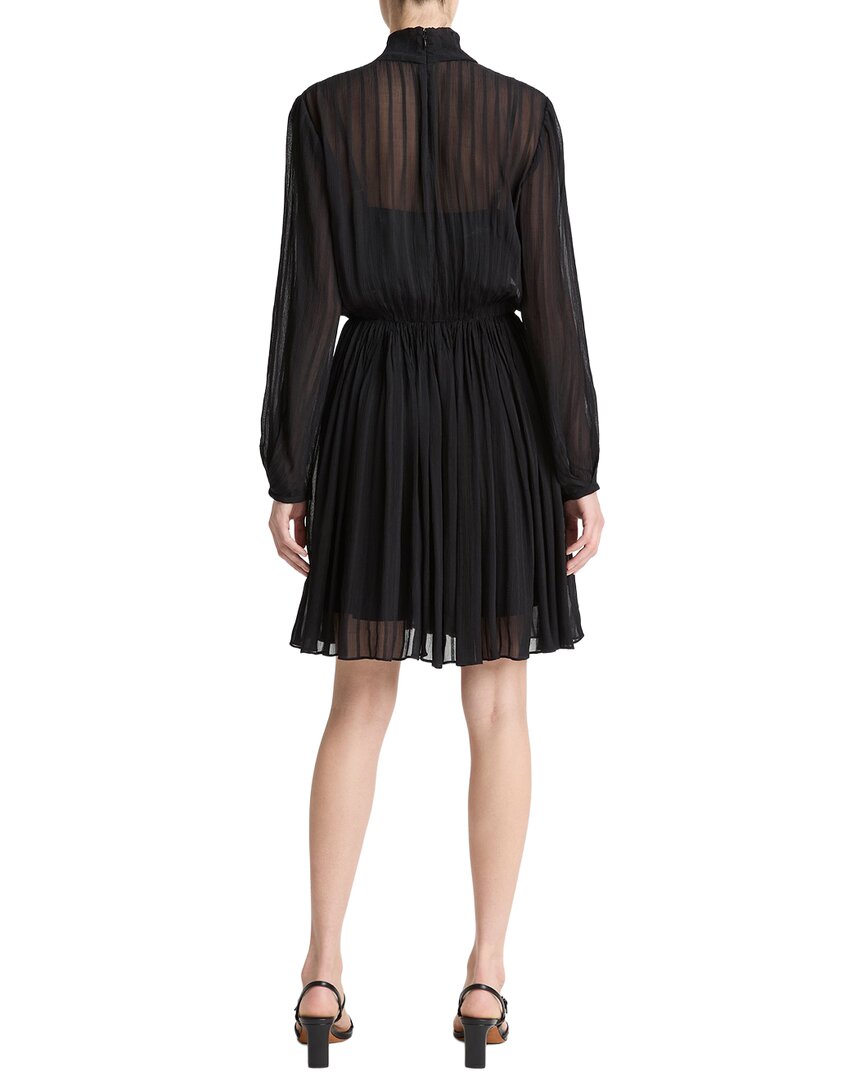 Vestido con cuello alto a rayas