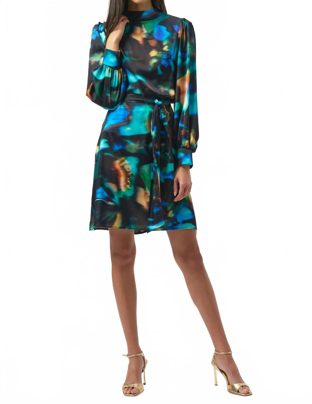 Vestido de satén color negro
