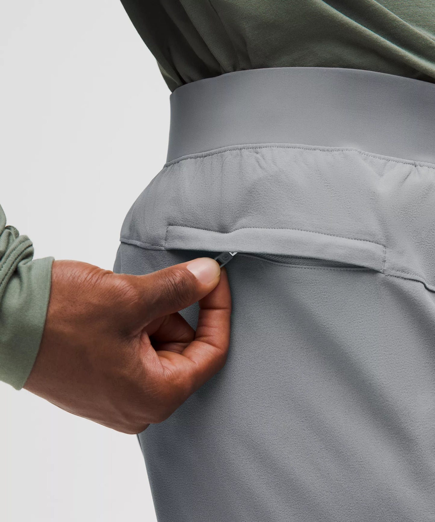 Pantalón de corte ajustado