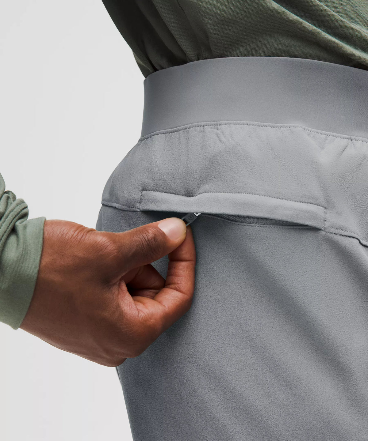 Pantalón de corte ajustado